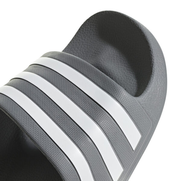 ADIDAS ADILETTE AQUA GRETHR/FTWWHT/GRETHR – Bild 5
