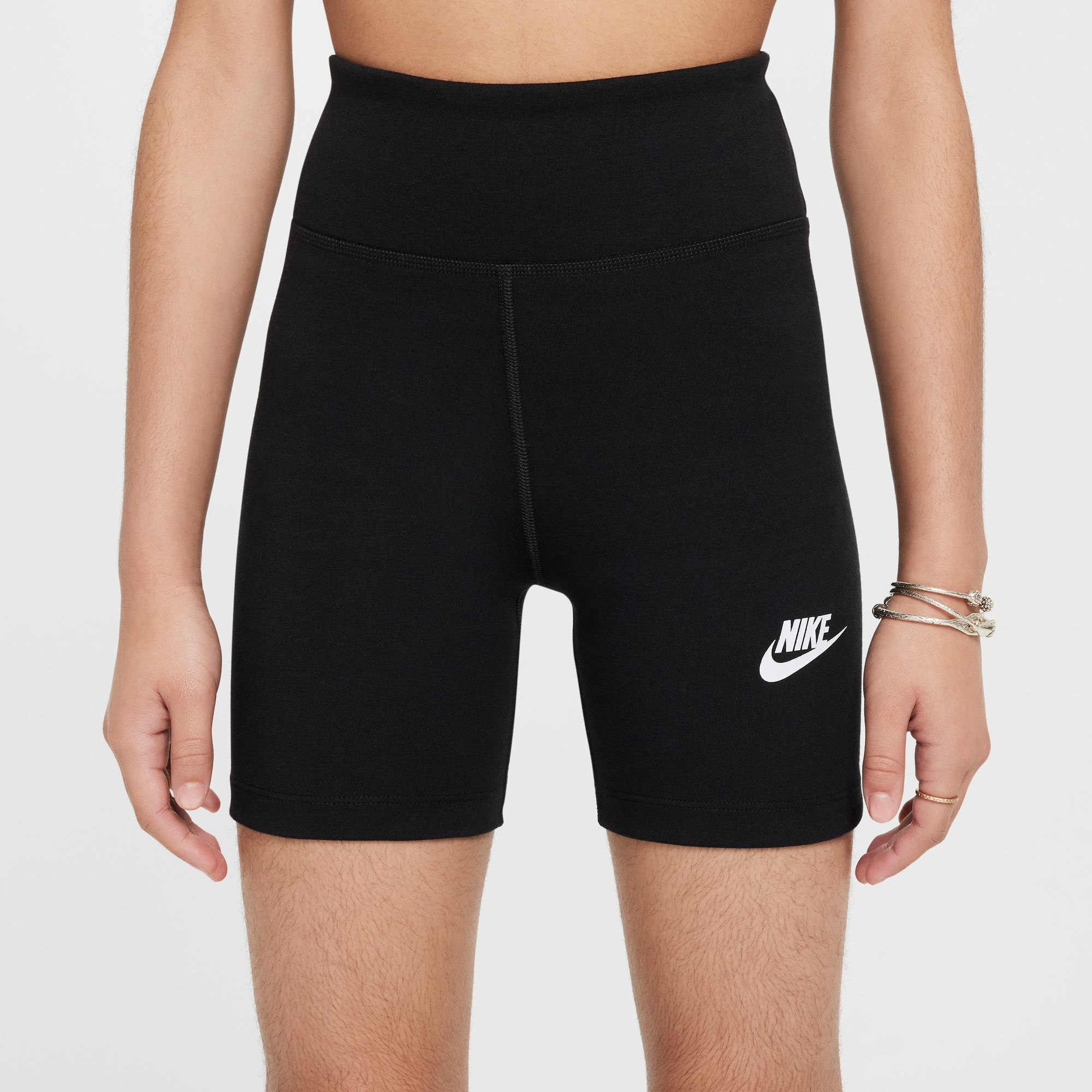 NIKE G NSW CLSSC 5IN HR BIKE SHORT BLACK/WHITE – Bild 3