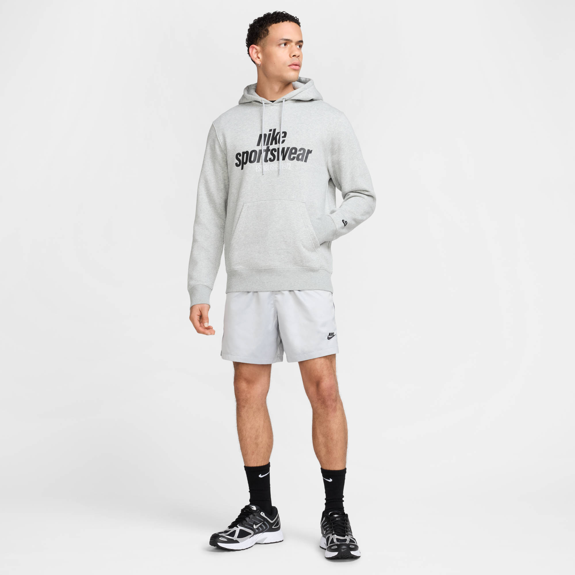 NIKE M NK CLUB BB PO HDY NSW GFX DK GREY HEATHER/LT SMOKE GREY/ – Bild 6
