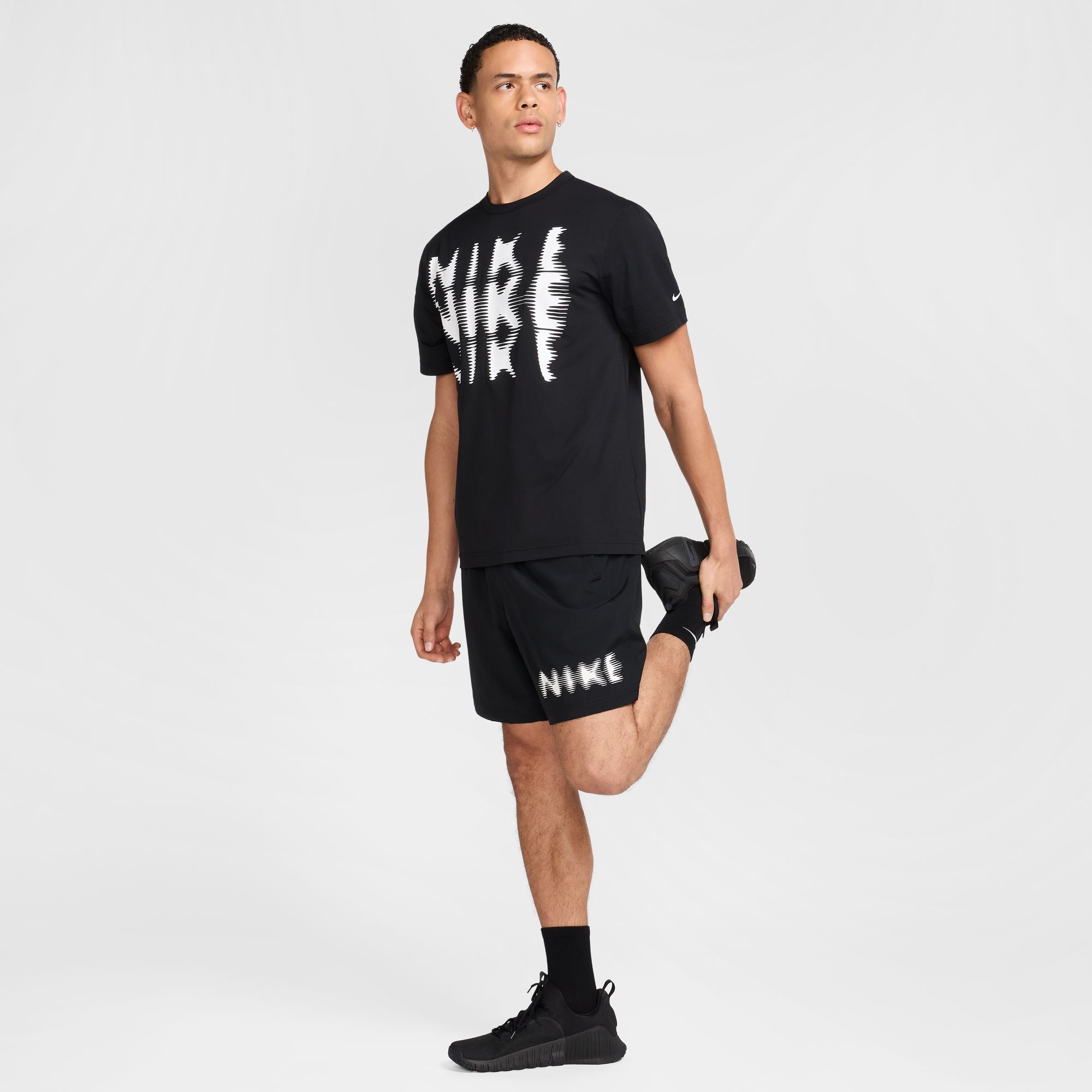 NIKE M NK DF FORM 7IN UL SHORT SWOO BLACK/WHITE – Bild 2
