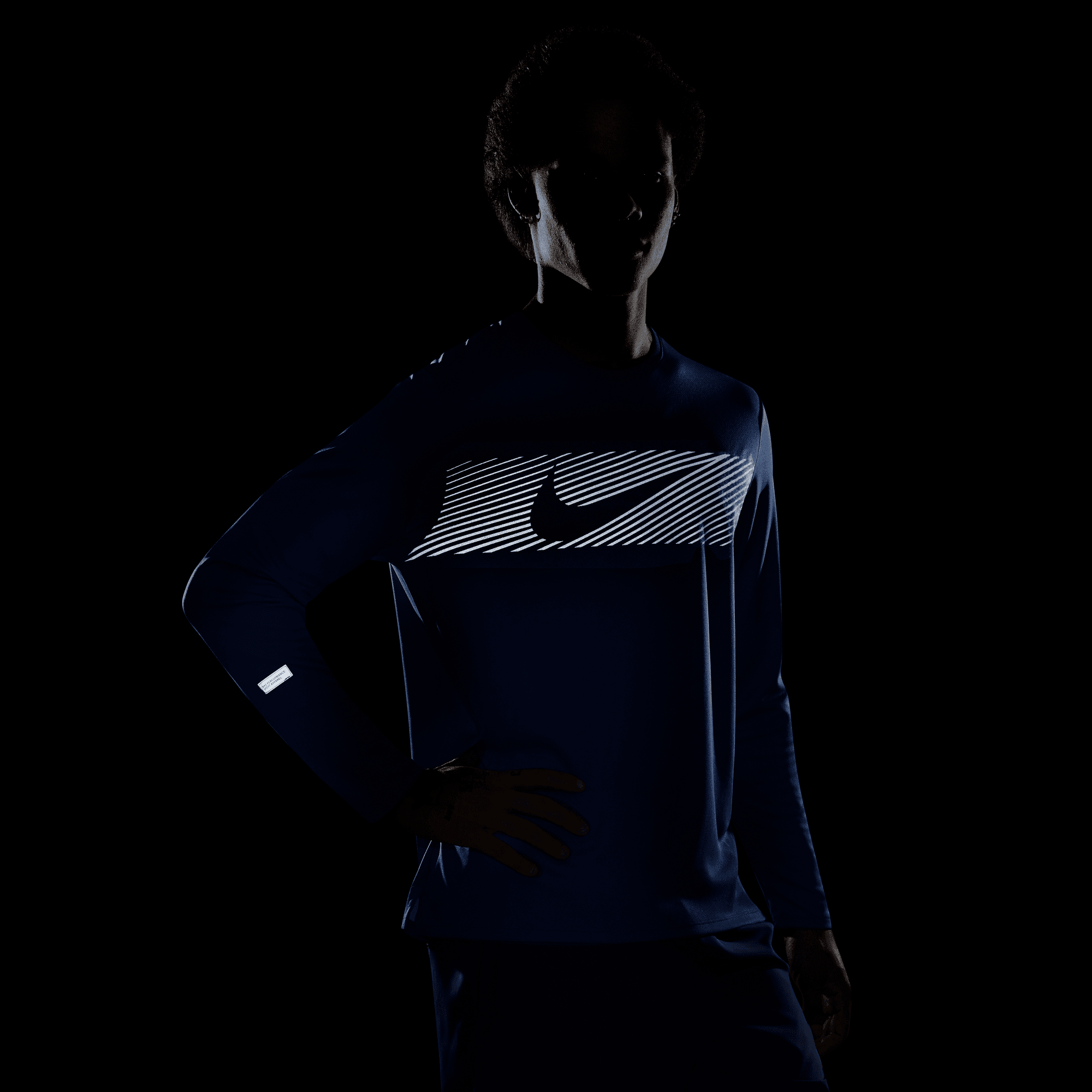 NIKE M NK DF UV MILER TOP LS FLASH COURT BLUE/REFLECTIVE SILV – Bild 5