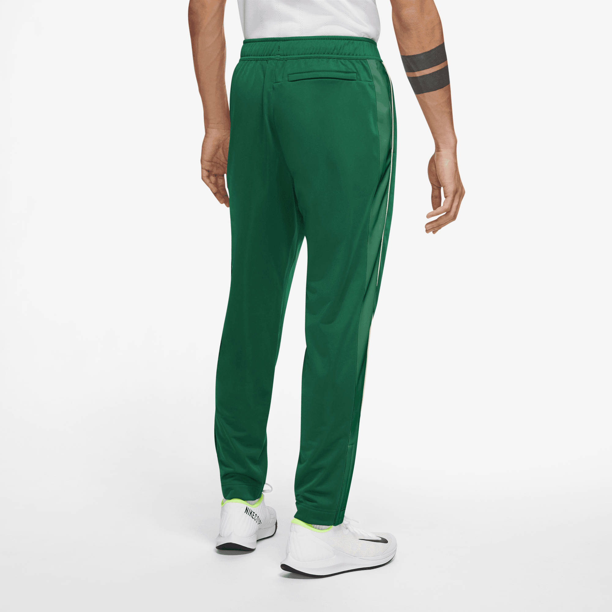 NIKE M NKCT HERITAGE SUIT PANT GORGE GREEN/COCONUT MILK – Bild 2