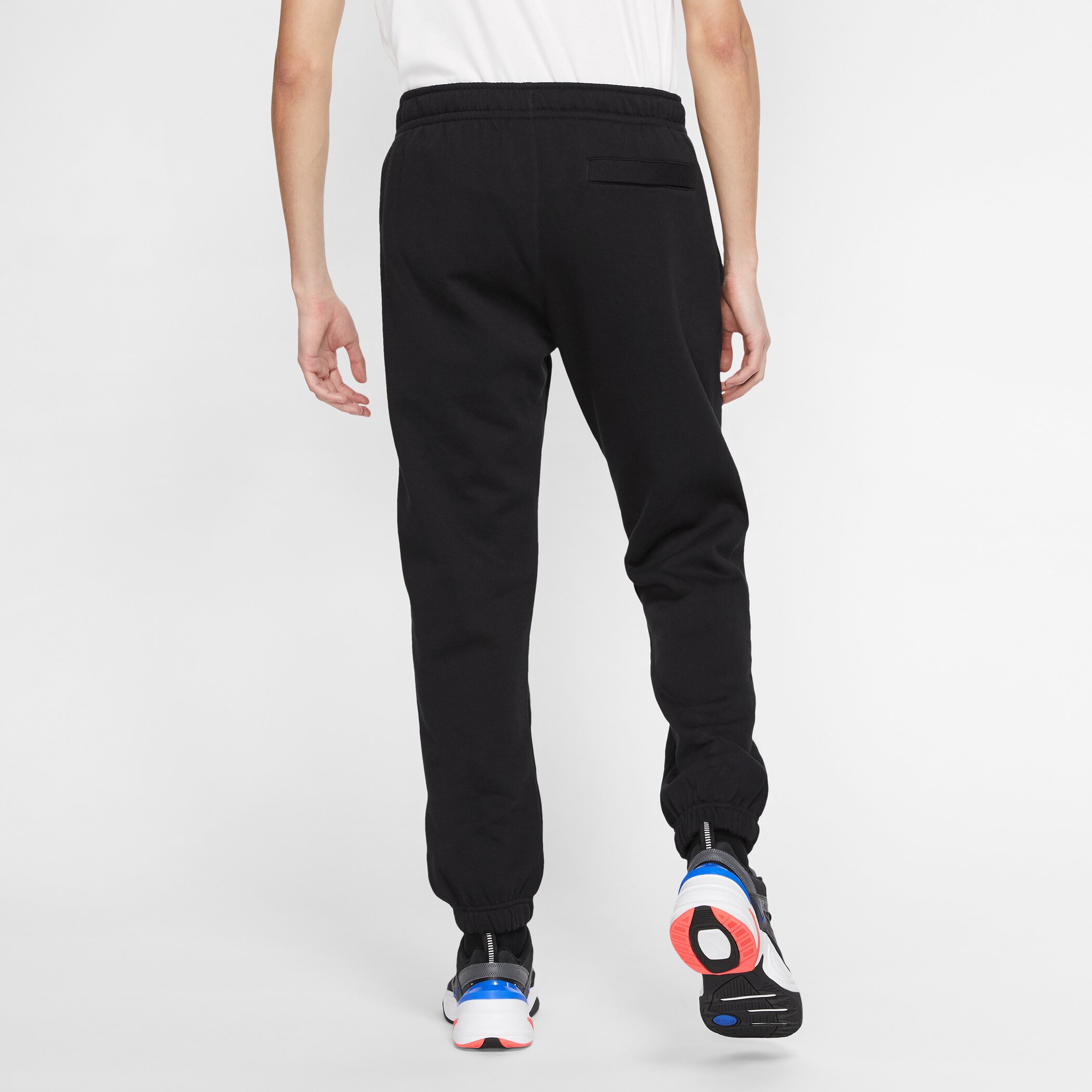 NIKE M NSW CLUB PANT CF BB BLACK/BLACK/WHITE – Bild 3
