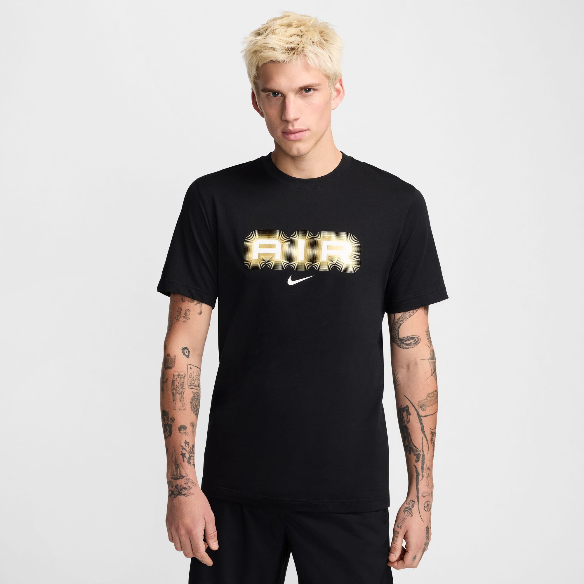 NIKE M NSW SW AIR GRAPHIC TEE BLACK/METALLIC GOLD