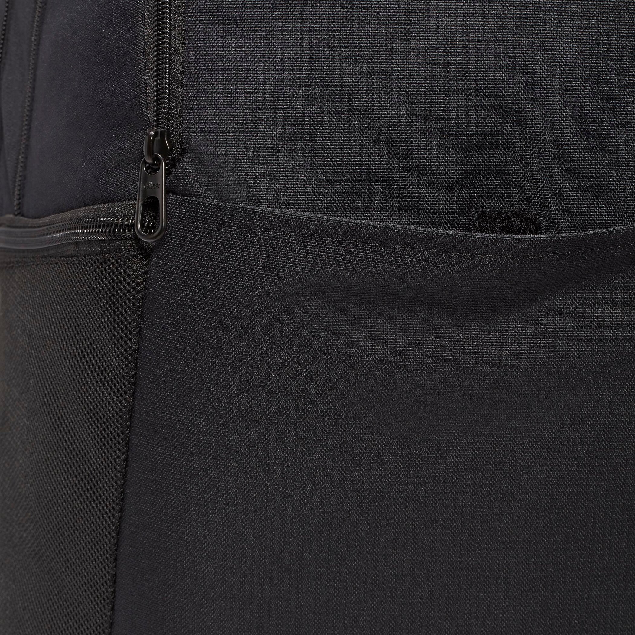 NIKE NK BRSLA M BKPK - 9.5 (24L) BLACK/BLACK/WHITE – Bild 8