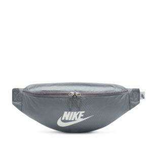 NIKE NK HERITAGE WAISTPACK - FA21 SMOKE GREY/SMOKE GREY/SUMMIT W