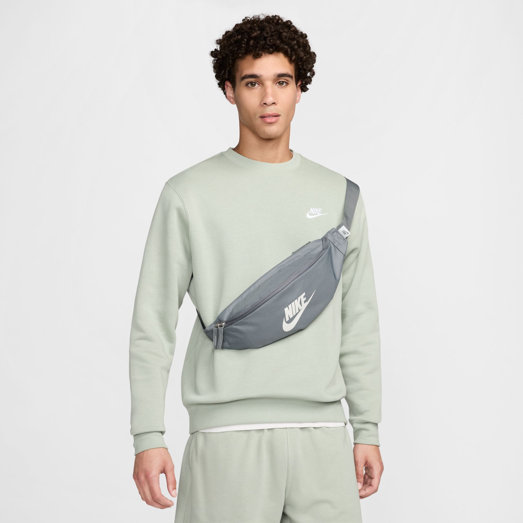 NIKE NK HERITAGE WAISTPACK - FA21 SMOKE GREY/SMOKE GREY/SUMMIT W – Bild 7