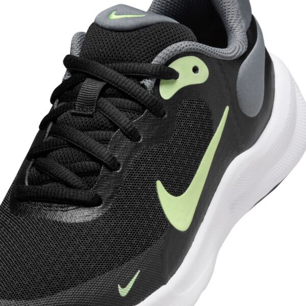 NIKE NIKE REVOLUTION 7 (GS) BLACK/BARELY VOLT-SMOKE GREY-W – Bild 7
