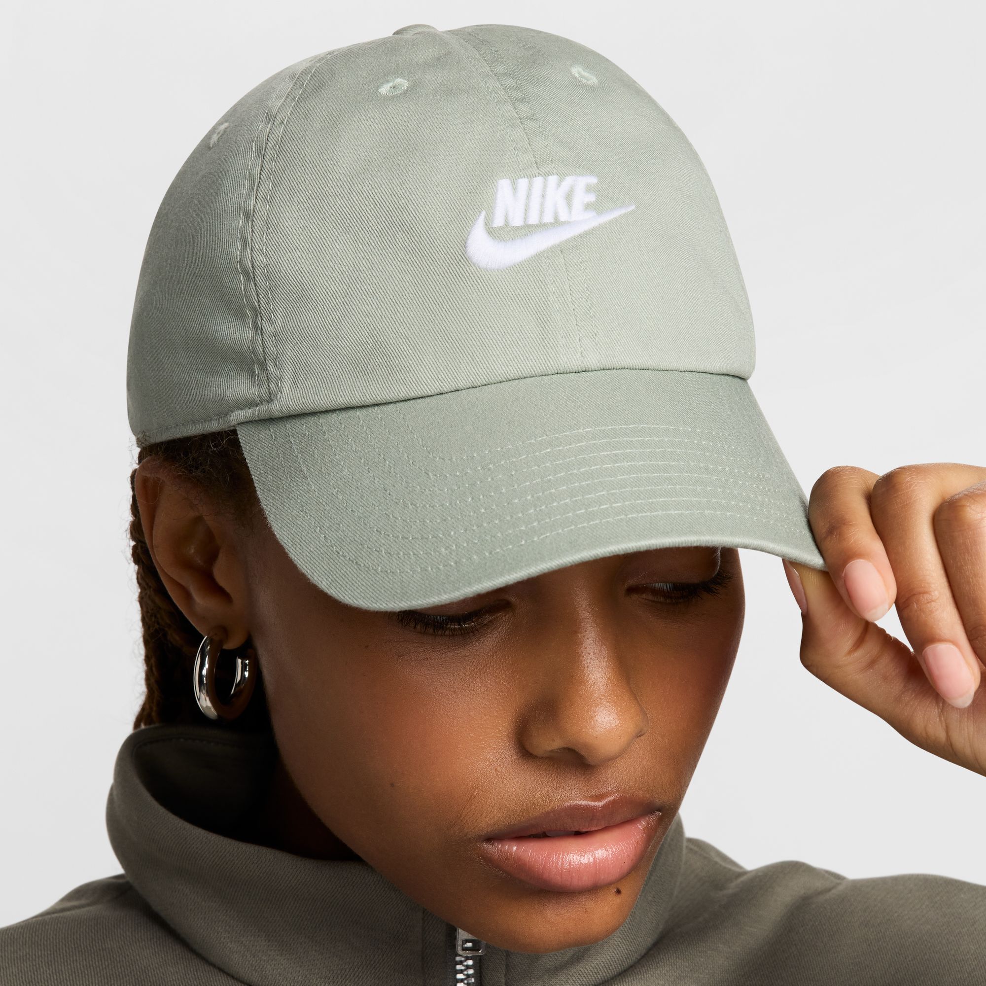 NIKE U NK CLUB CAP U CB FUT WSH L JADE HORIZON/WHITE – Bild 6