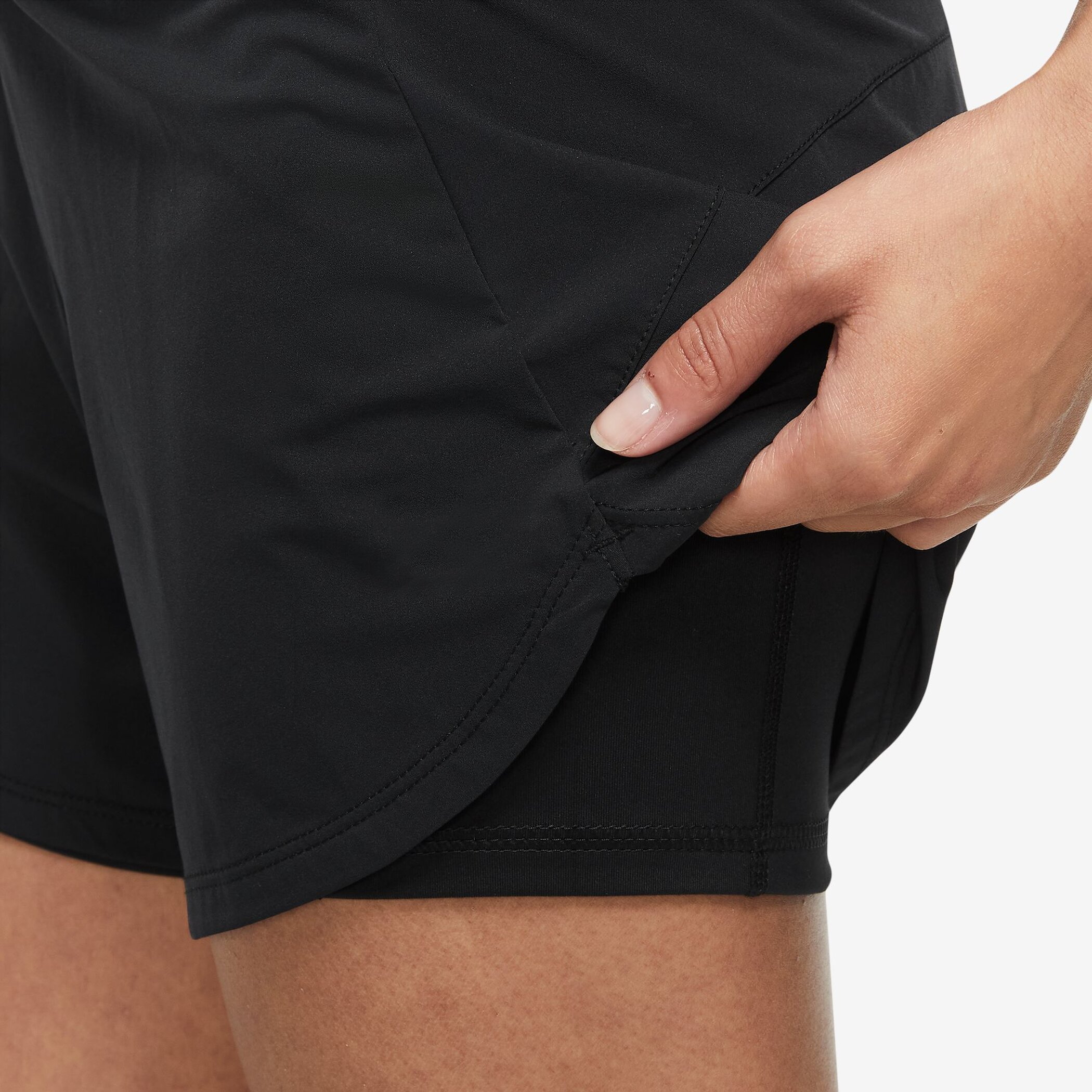 NIKE W NK BLISS DF MR 3IN 2N1 SHORT BLACK/REFLECTIVE SILV – Bild 4