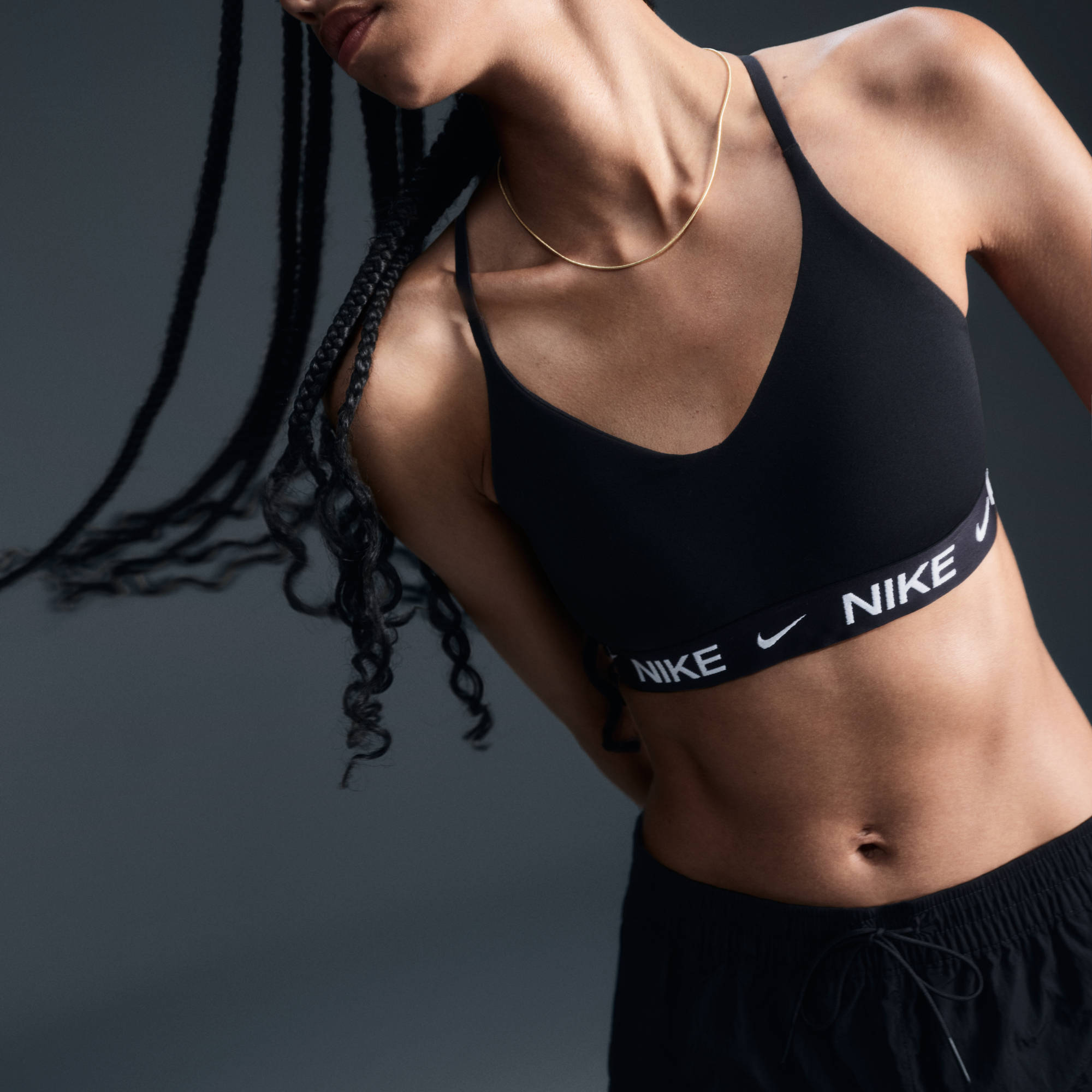 NIKE W NK DF INDY LGT SPT BRA BLACK/BLACK/WHITE – Bild 5