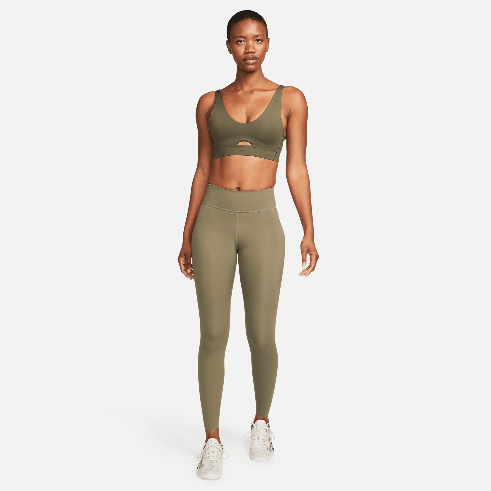 NIKE W NK DF INDY PLUNGE CUTOUT BRA CARGO KHAKI/WHITE – Bild 9