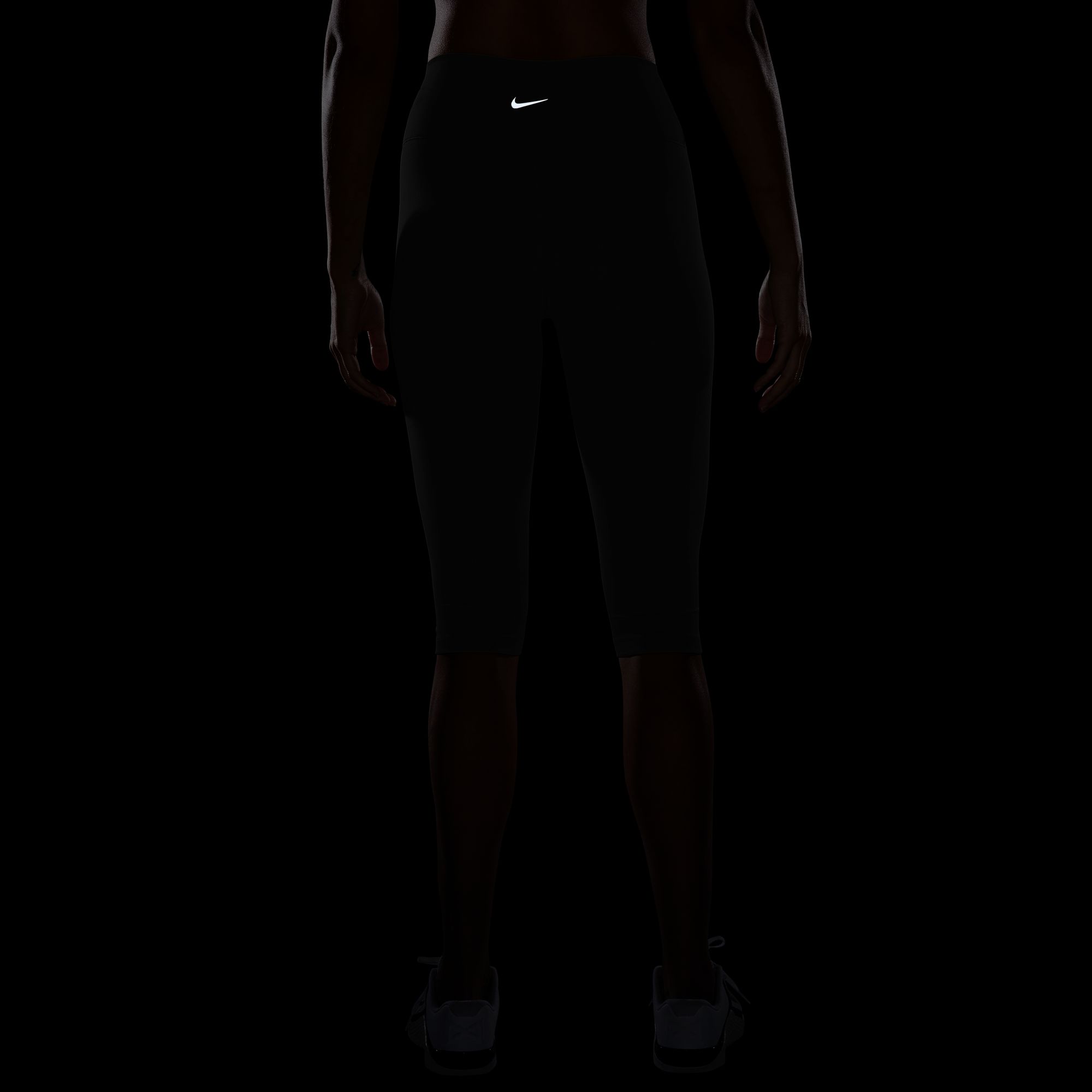 NIKE W NK DF ONE HR CAPRI TIGHT BLACK/BLACK – Bild 4