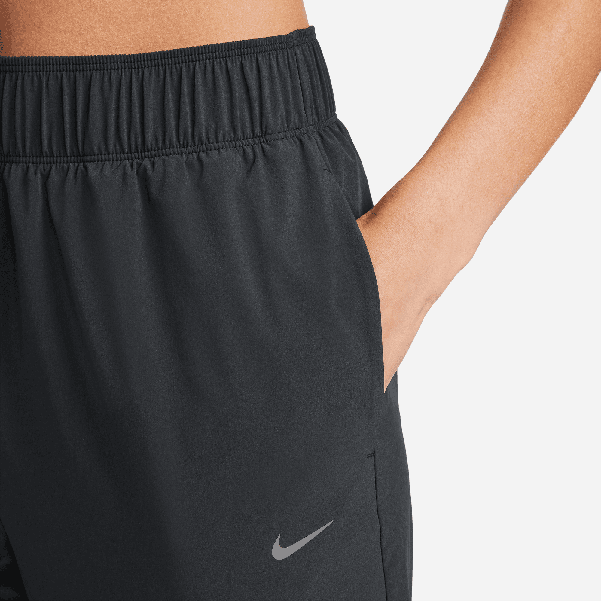 NIKE W NK FAST DF MR 7/8 PANT BLACK/REFLECTIVE SILV – Bild 4