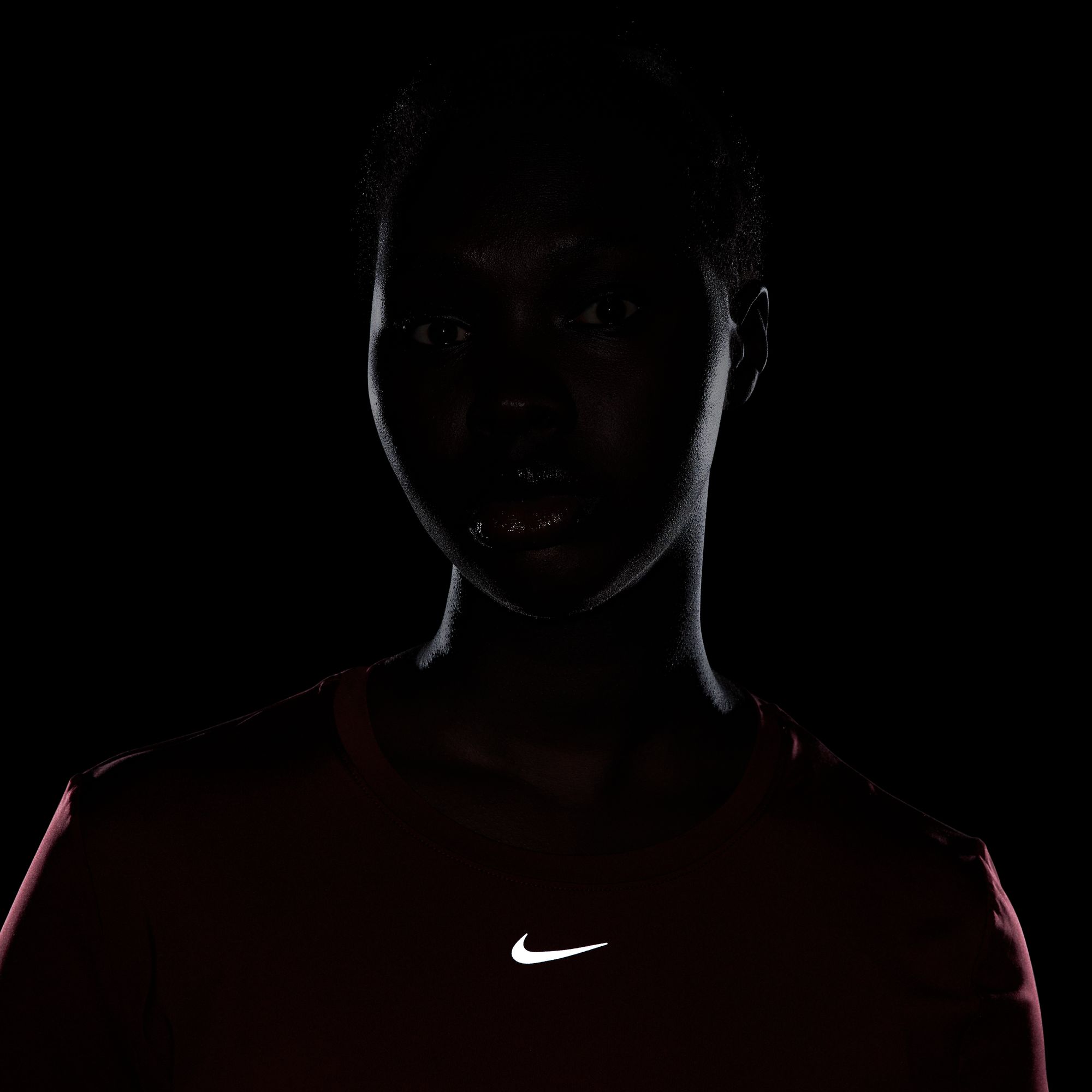 NIKE W NK ONE CLASSIC DF SS TOP DARK TEAM RED/BLACK – Bild 6