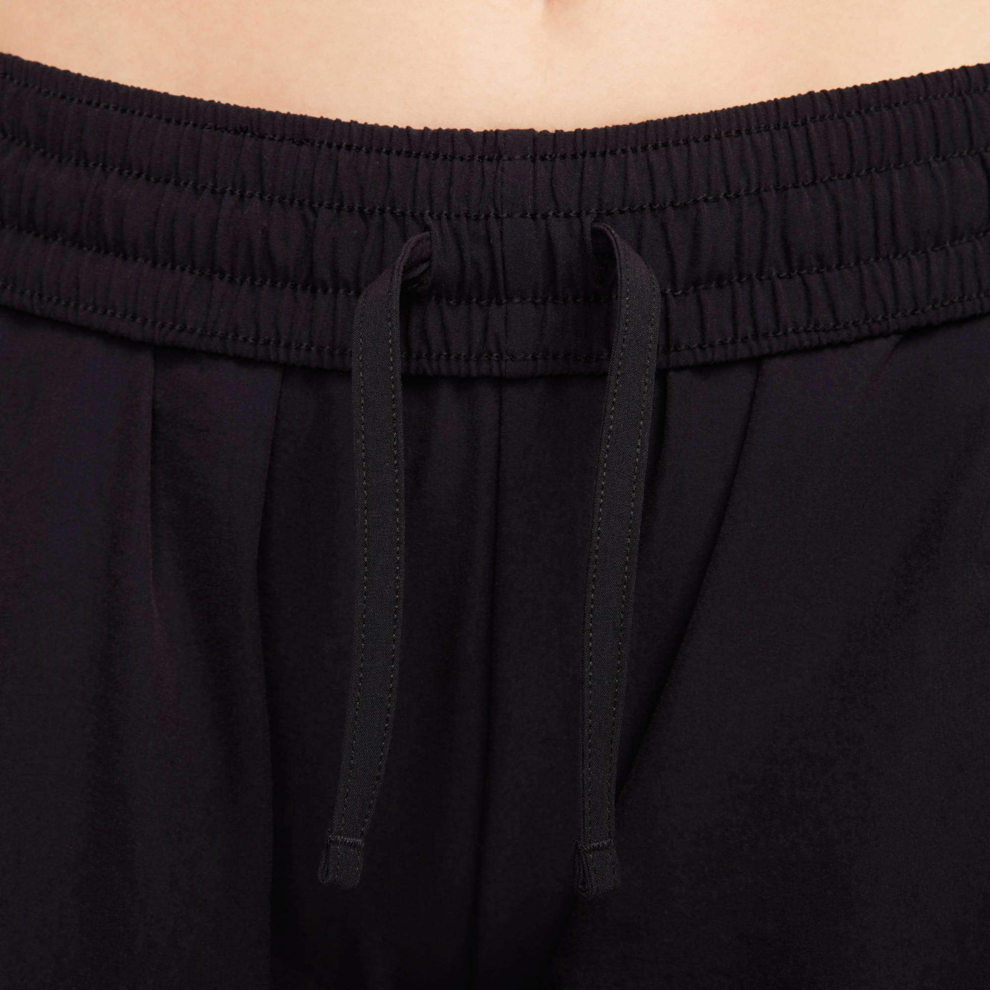 NIKE W NSW CARGO WOVEN GLS BLACK/SAIL – Bild 3