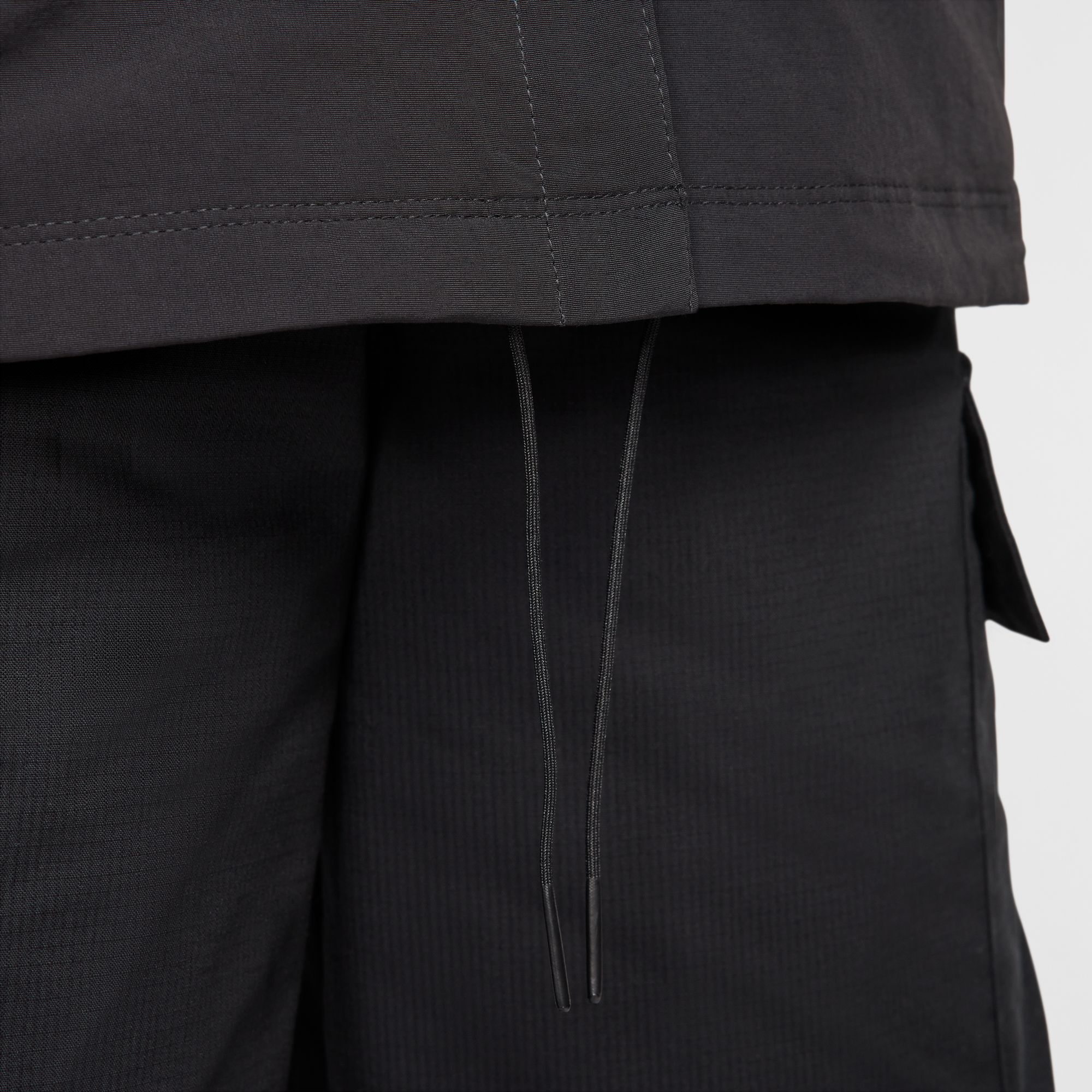 NIKE W NSW ESSTL WVN UV HBR CCH JKT BLACK/WHITE – Bild 7