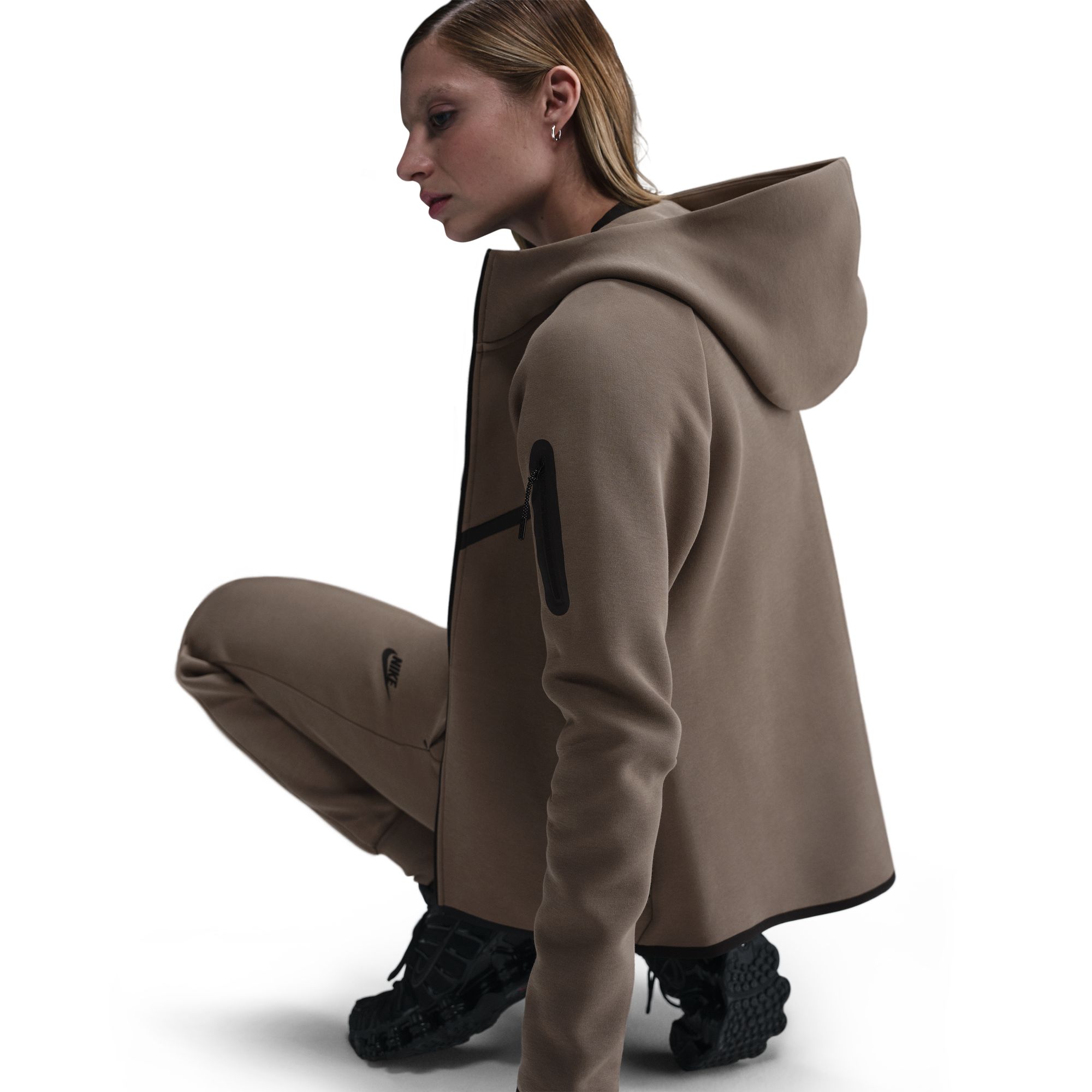 NIKE W NSW TCH FLC WR FZ HDY 2 MINK BROWN/BLACK – Bild 3