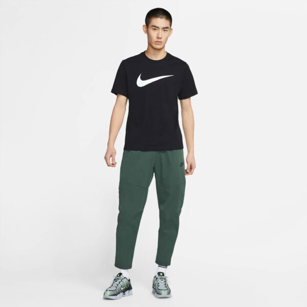 NIKE M NSW TEE ICON SWOOSH BLACK/WHITE – Bild 4