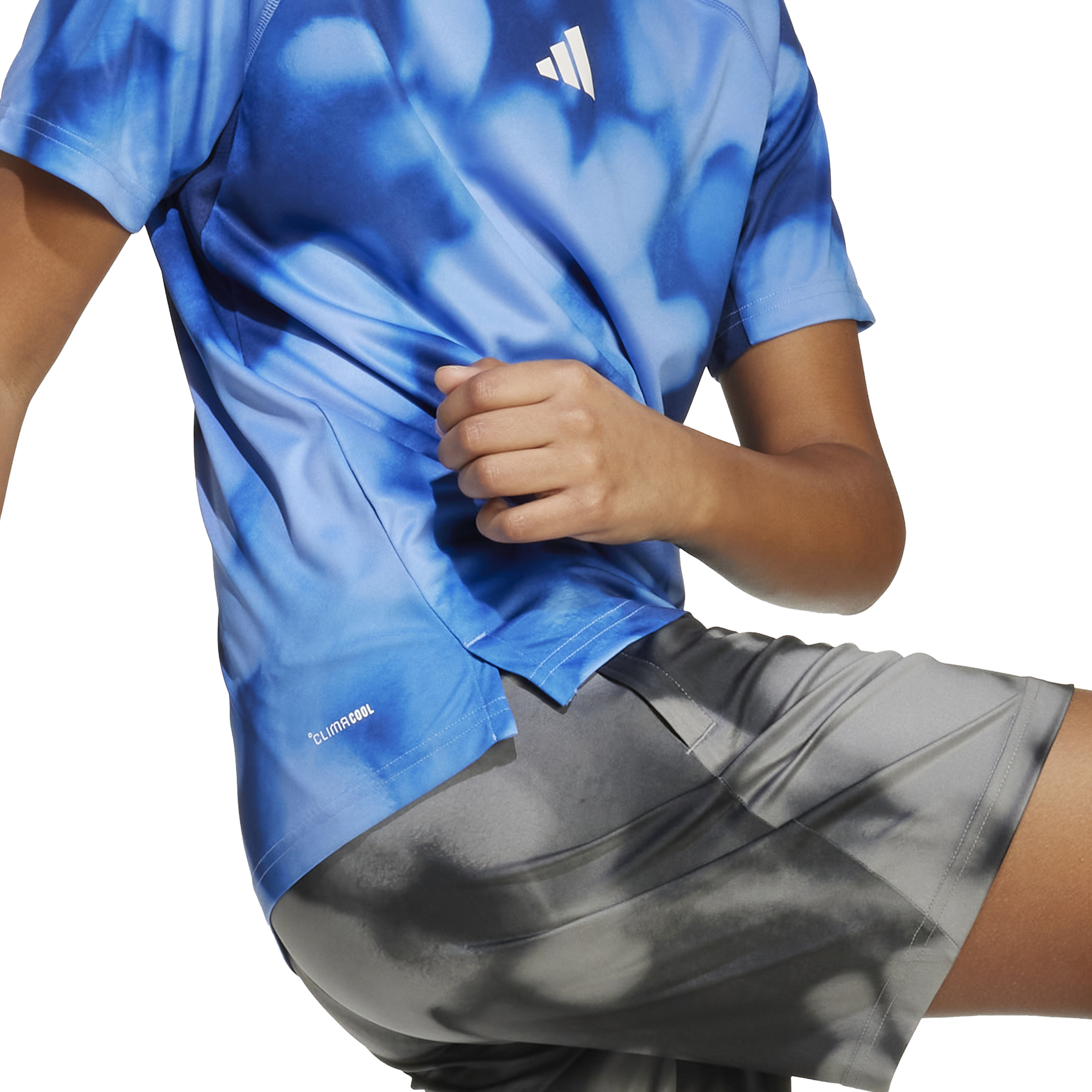 ADIDAS J SPR AOP 2 TEE ROYBLU/DKBLUE – Bild 5