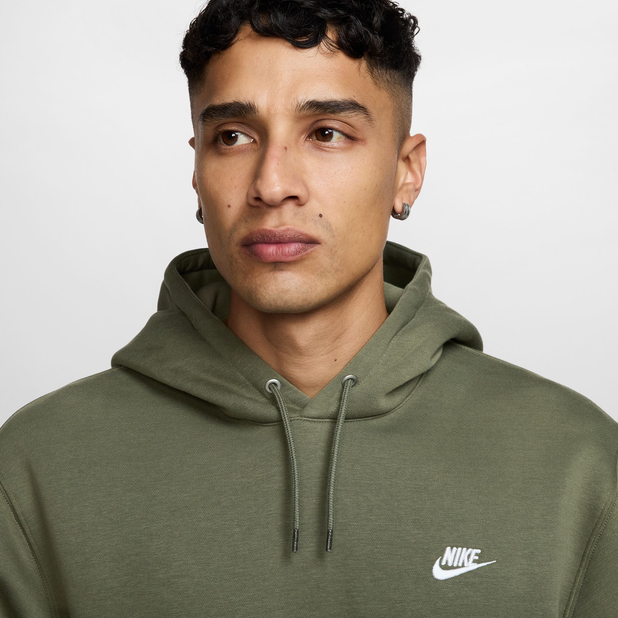 NIKE M NK CLUB BB PO HOODIE MEDIUM OLIVE/MEDIUM OLIVE/WHIT – Bild 3