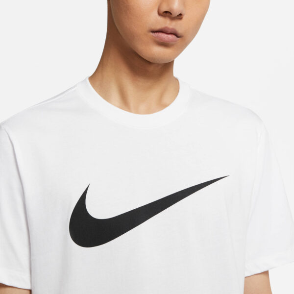 NIKE M NSW TEE ICON SWOOSH WHITE/BLACK – Bild 3