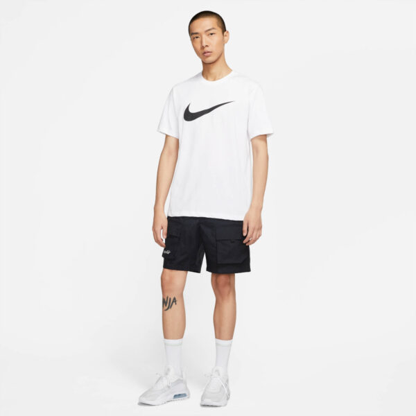NIKE M NSW TEE ICON SWOOSH WHITE/BLACK – Bild 4