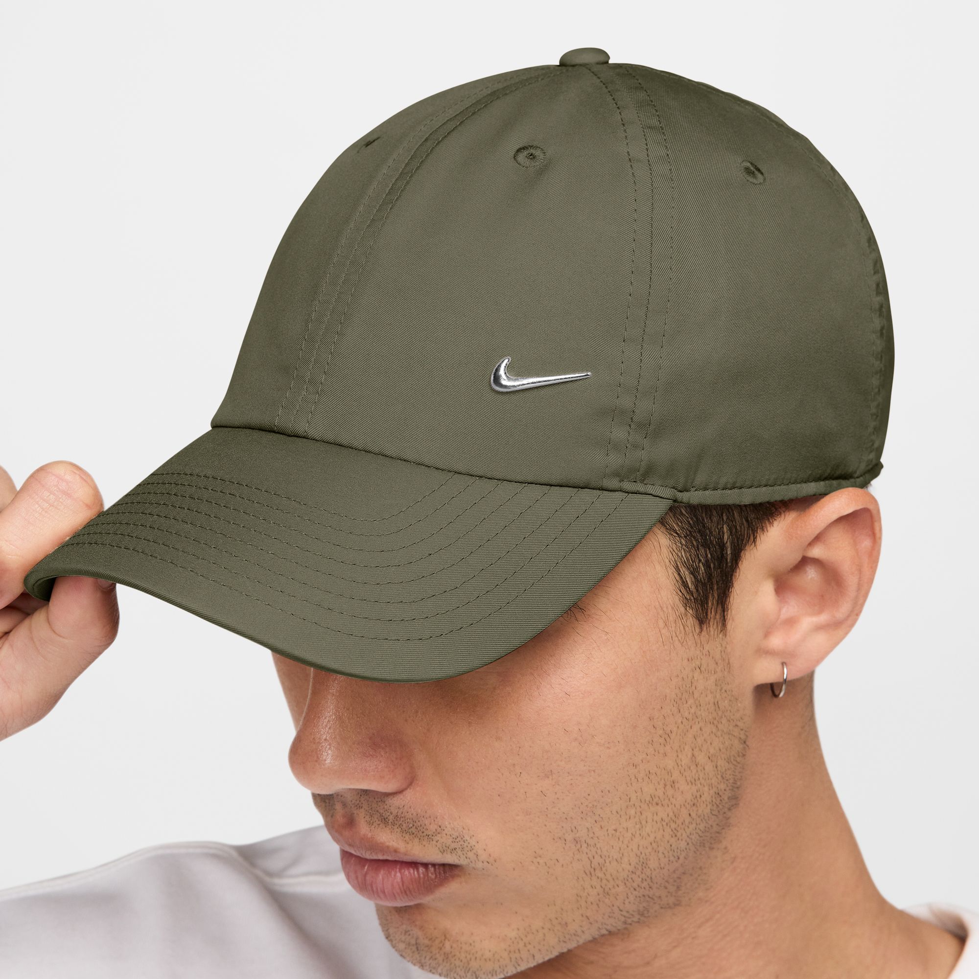 NIKE U NK DF CLUB CAP U CB MTSWSH L MEDIUM OLIVE/METALLIC SILVER – Bild 5
