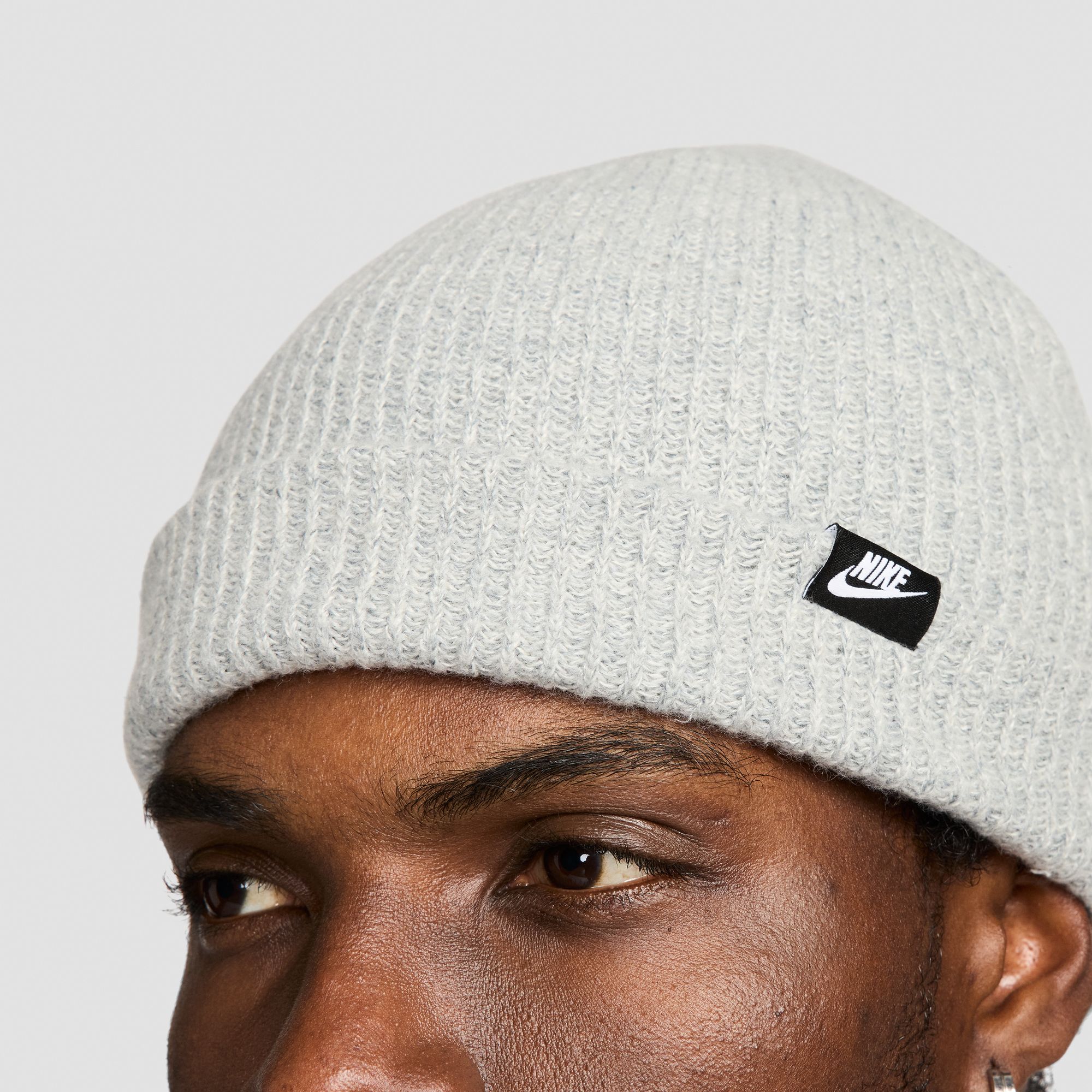 NIKE U NK TERRA BEANIE SC FUT365 L DK GREY HEATHER – Bild 4