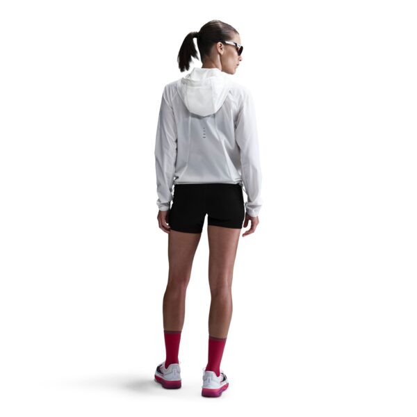 NIKE W NK DF SWIFT HR 4IN SHORT BLACK/REFLECTIVE SILV – Bild 2