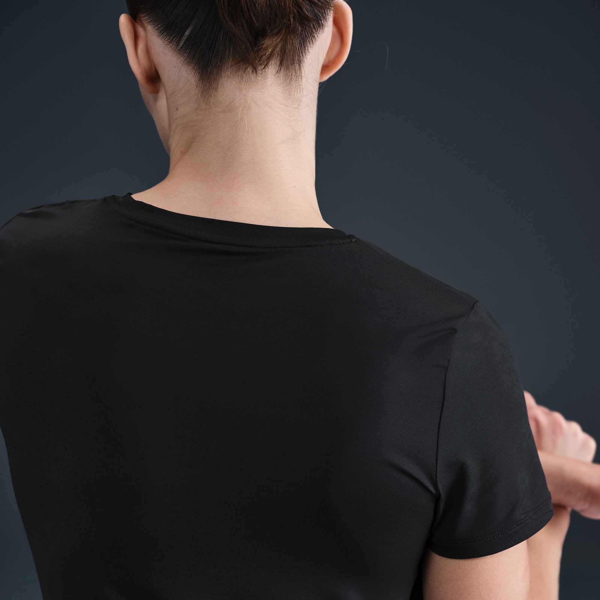 NIKE W NK ONE CLASSIC DF SS TOP WT BLACK/WHITE – Bild 3