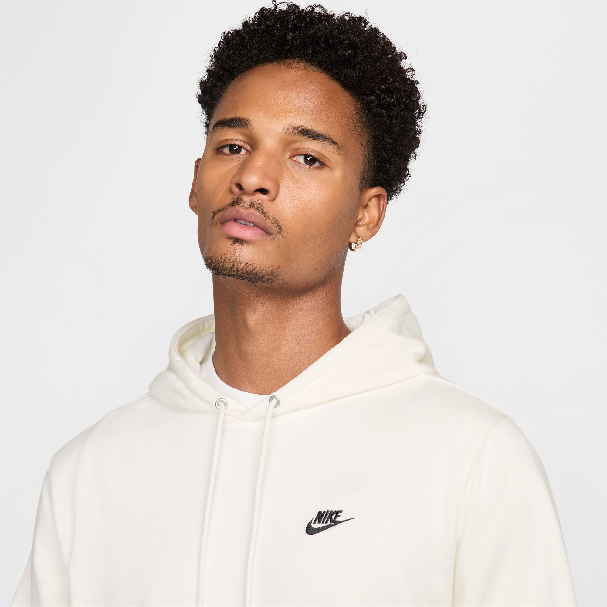 NIKE M NK CLUB FT PO HOODIE SAIL/SAIL/BLACK – Bild 7