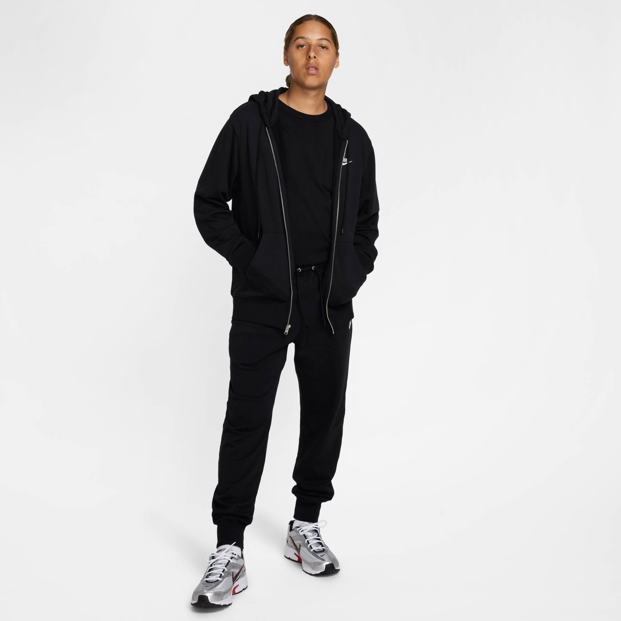 NIKE M NK CLUB FT JOGGER BLACK/BLACK/WHITE – Bild 5