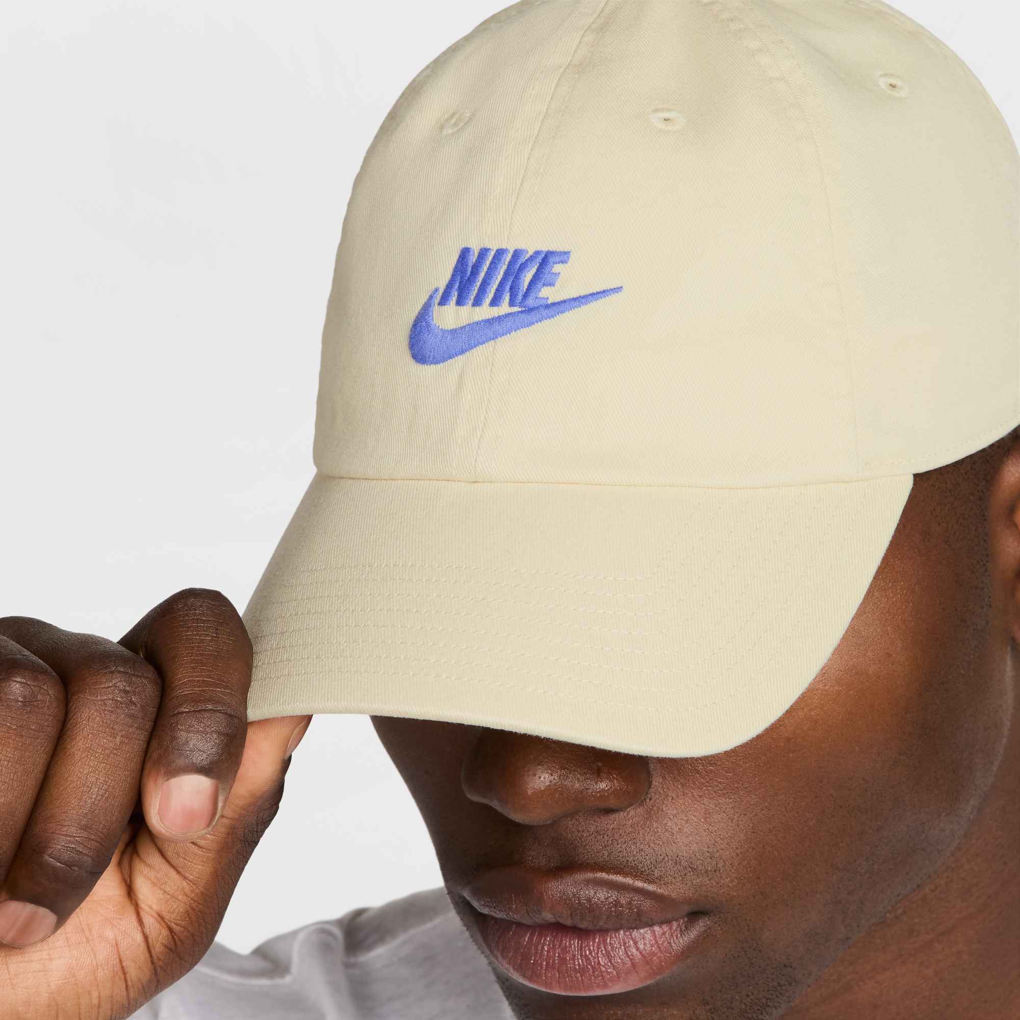 NIKE U NK CLUB CAP U CB FUT WSH L LT KHAKI/SAPPHIRE – Bild 2