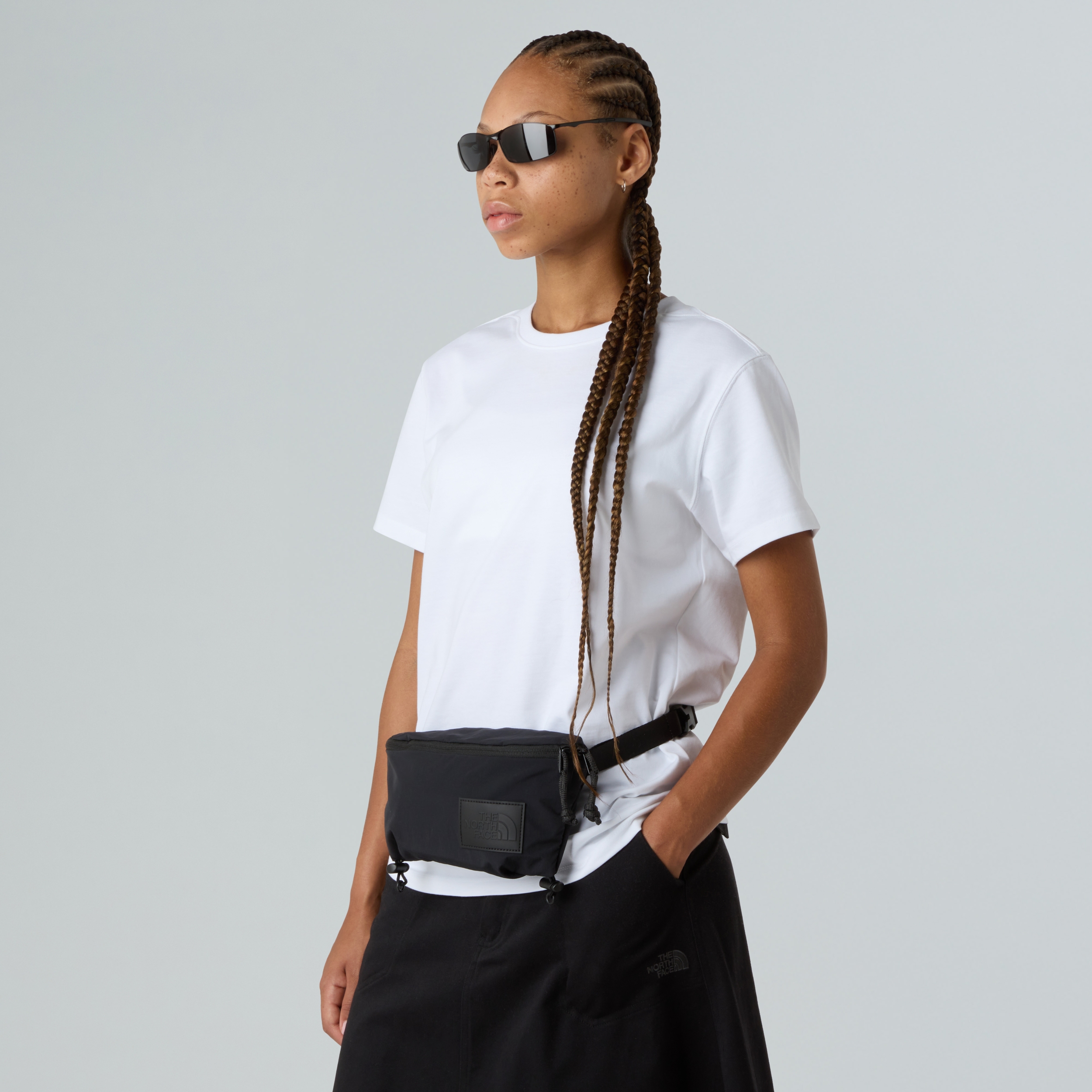 THE NORTH FACE W NEVER STOP LUMBAR TNF BLACK-NPF – Bild 2