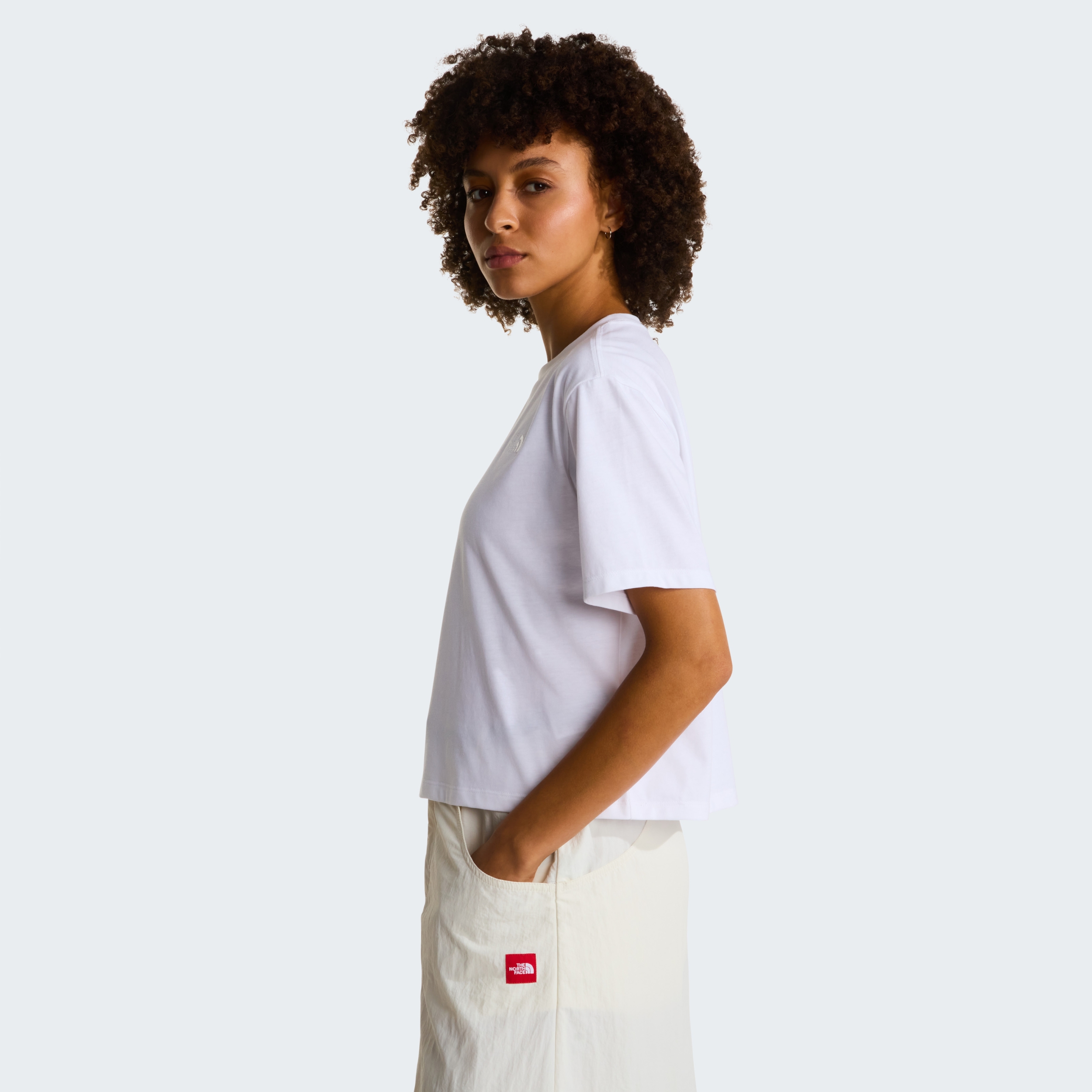 THE NORTH FACE W EVOLUTION SIMPLE DOME CROP RLX SS TEE TNF WHITE – Bild 5