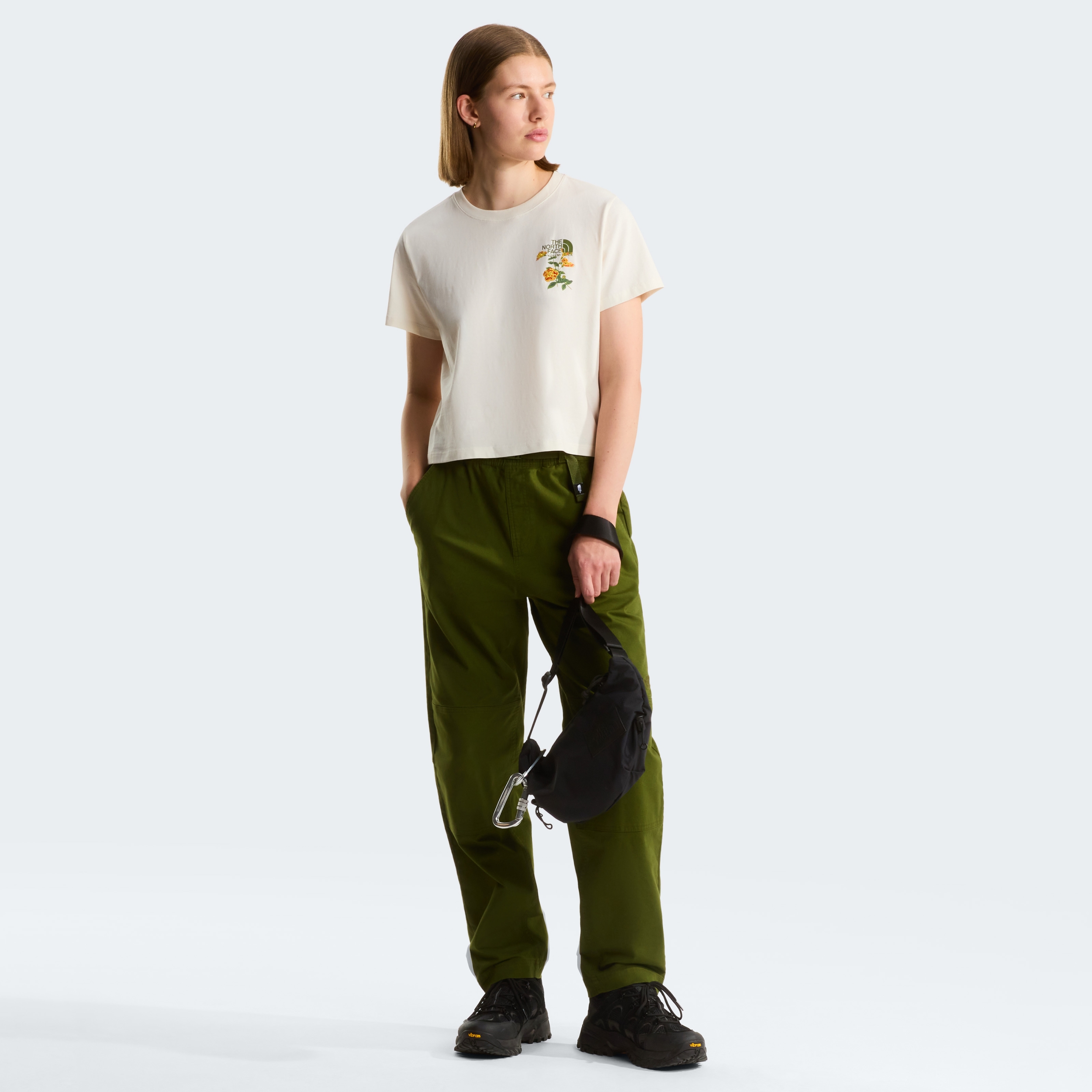 THE NORTH FACE W FLORA EMBRO REGULAR SHORT SLEEVE TEE-G WHITE DUNE – Bild 4