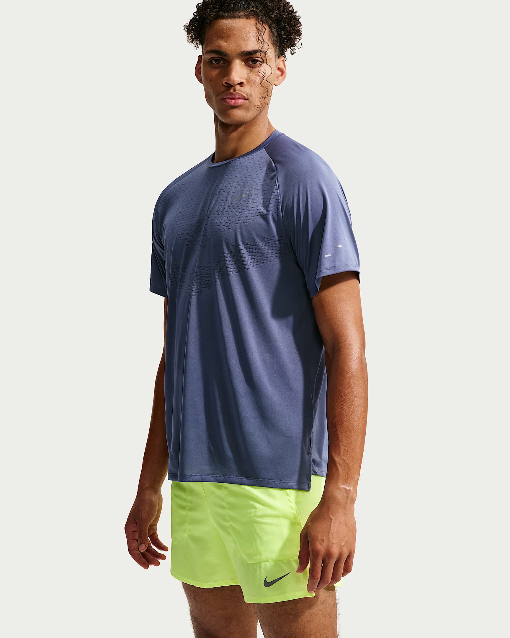 NIKE M NK DFADV STRIDE SS TOP DIFFUSED BLUE/REFLECTIVE SILV