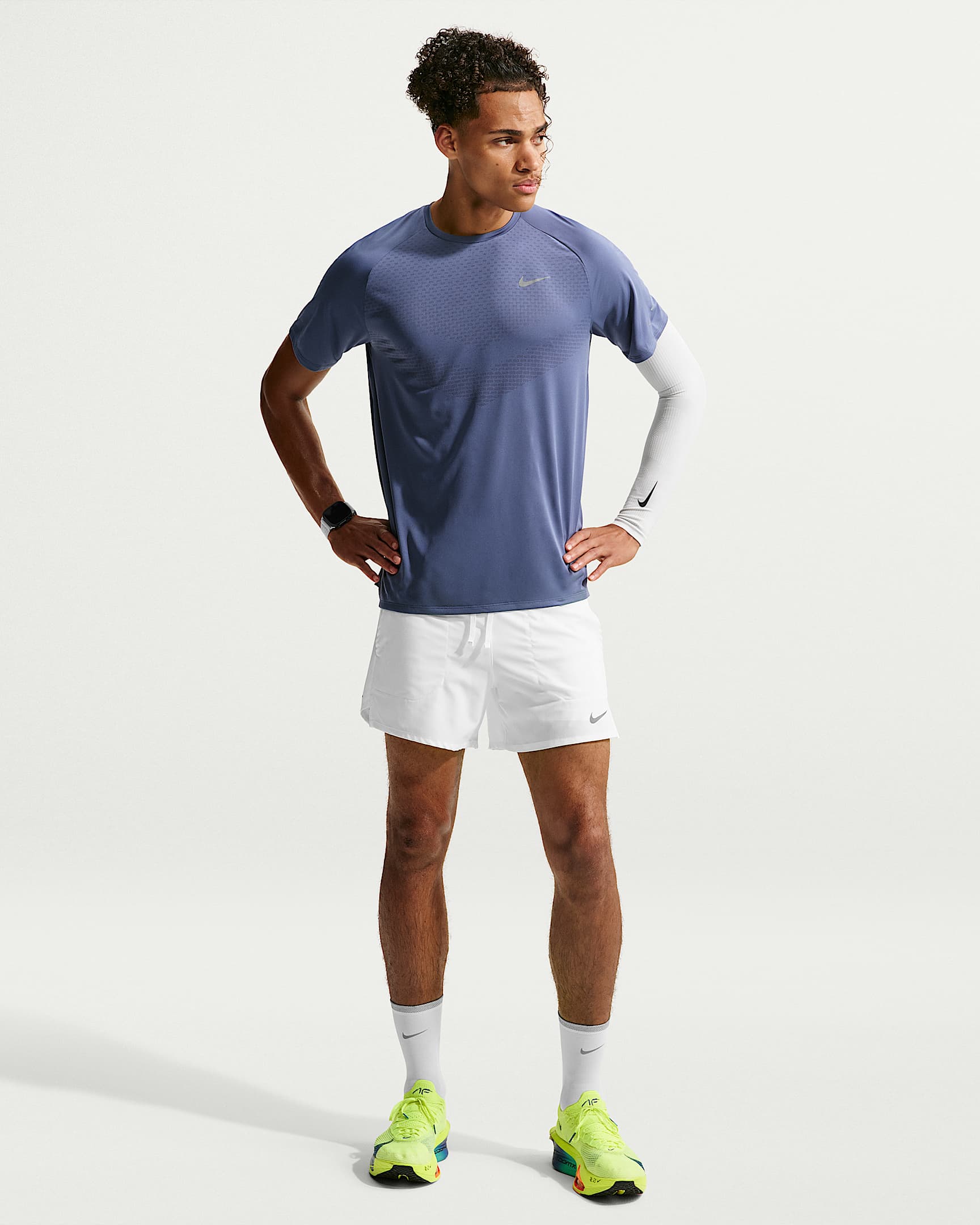 NIKE M NK DFADV STRIDE SS TOP DIFFUSED BLUE/REFLECTIVE SILV – Bild 4