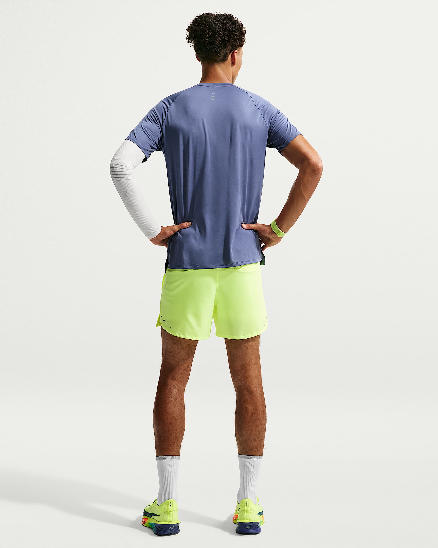 NIKE M NK DFADV STRIDE SS TOP DIFFUSED BLUE/REFLECTIVE SILV – Bild 5