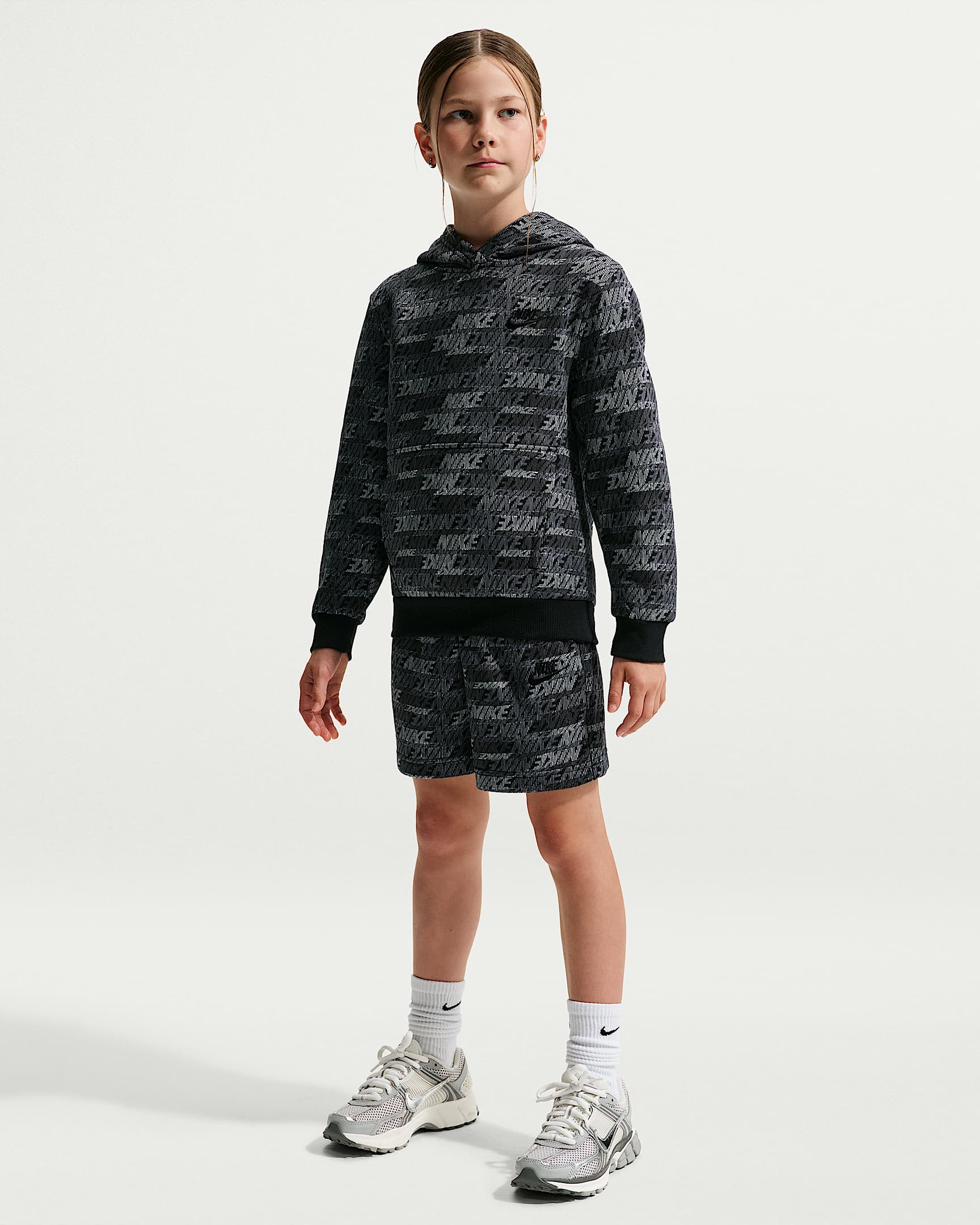 NIKE K NSW CLUB FLC PO HDY AOP BLACK/BLACK/BLACK – Bild 6