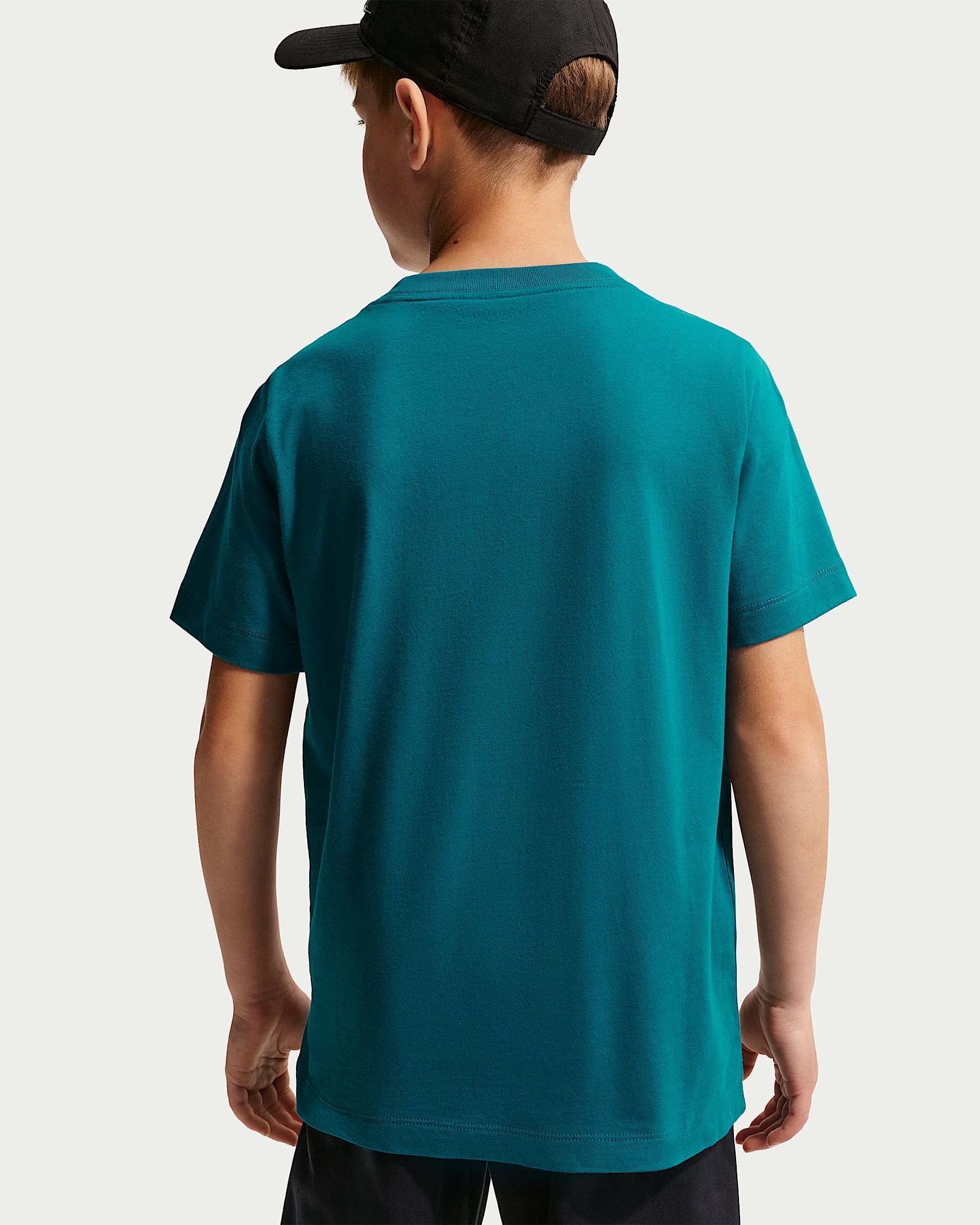 NIKE K NSW TEE EMB FUTURA LBR BRIGHT SPRUCE – Bild 2
