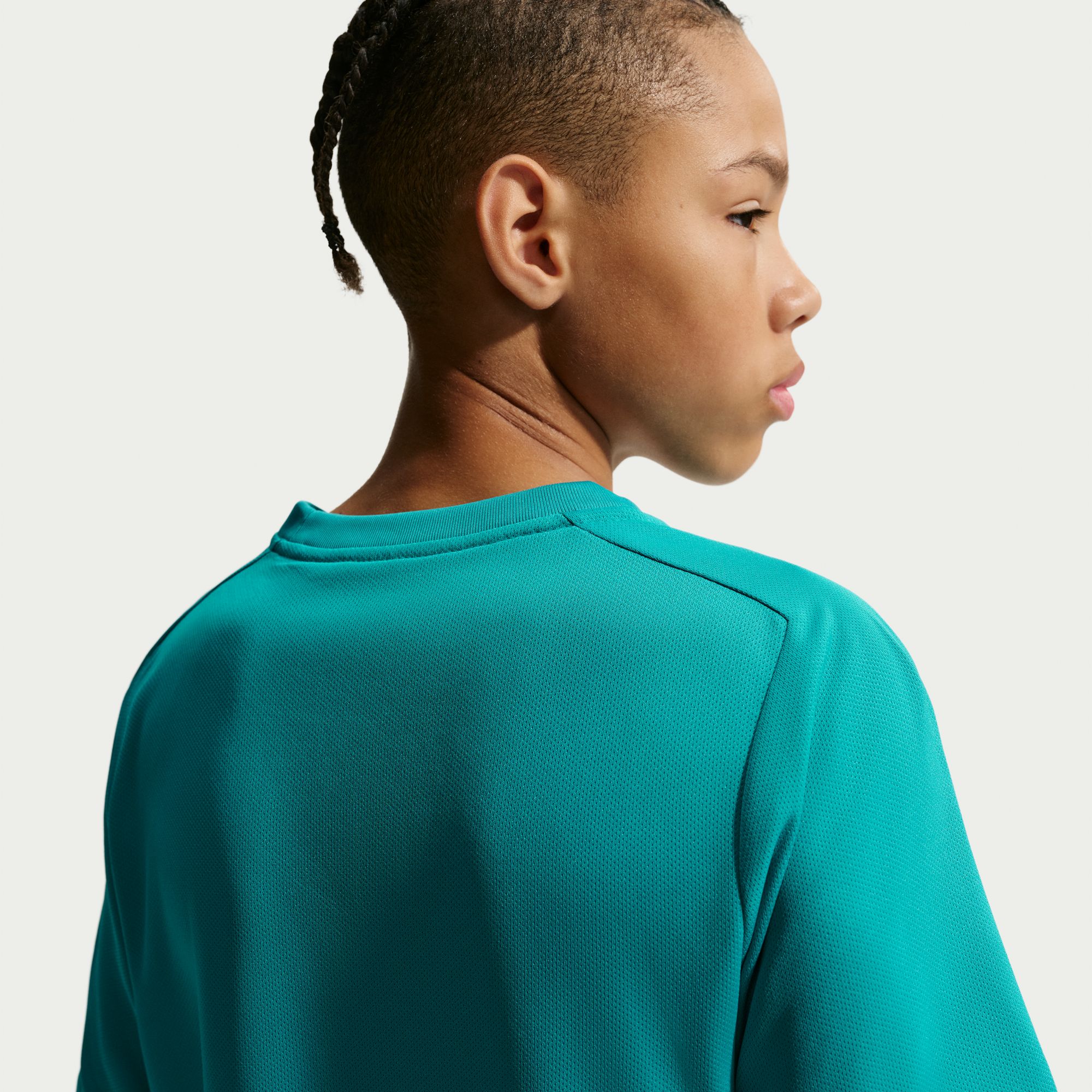 NIKE B NK DF MULTI SS TOP HBR ENERGY/WHITE – Bild 4