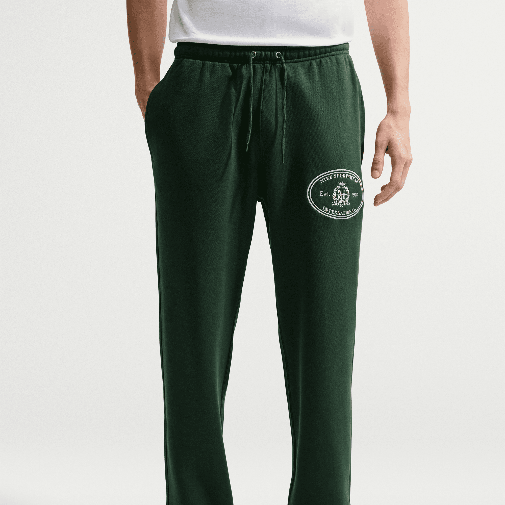 NIKE M NK CLUB BB OH PANT NCC FIR/FIR/SANDDRIFT – Bild 3