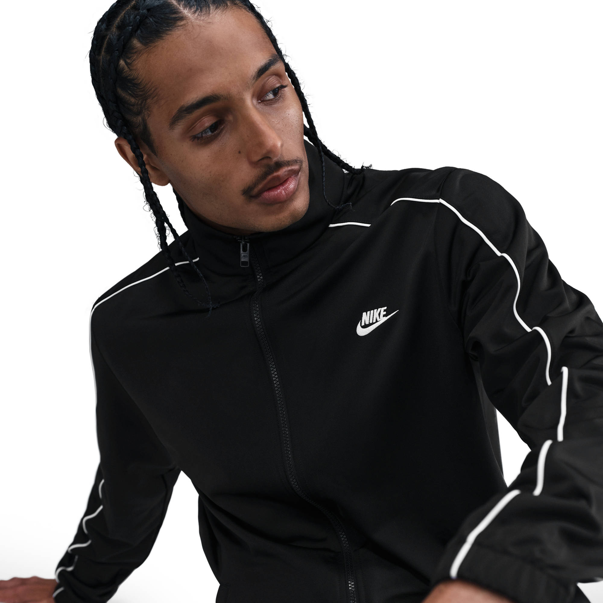 NIKE M NK CLUB PK TRK SUIT BLACK/BLACK/WHITE/WHITE – Bild 3