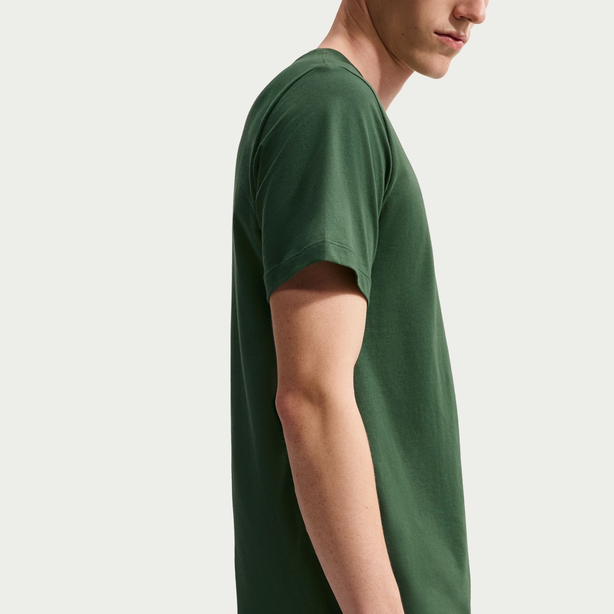 NIKE U NSW TEE STD CLUB FTRA BOX FIR – Bild 4