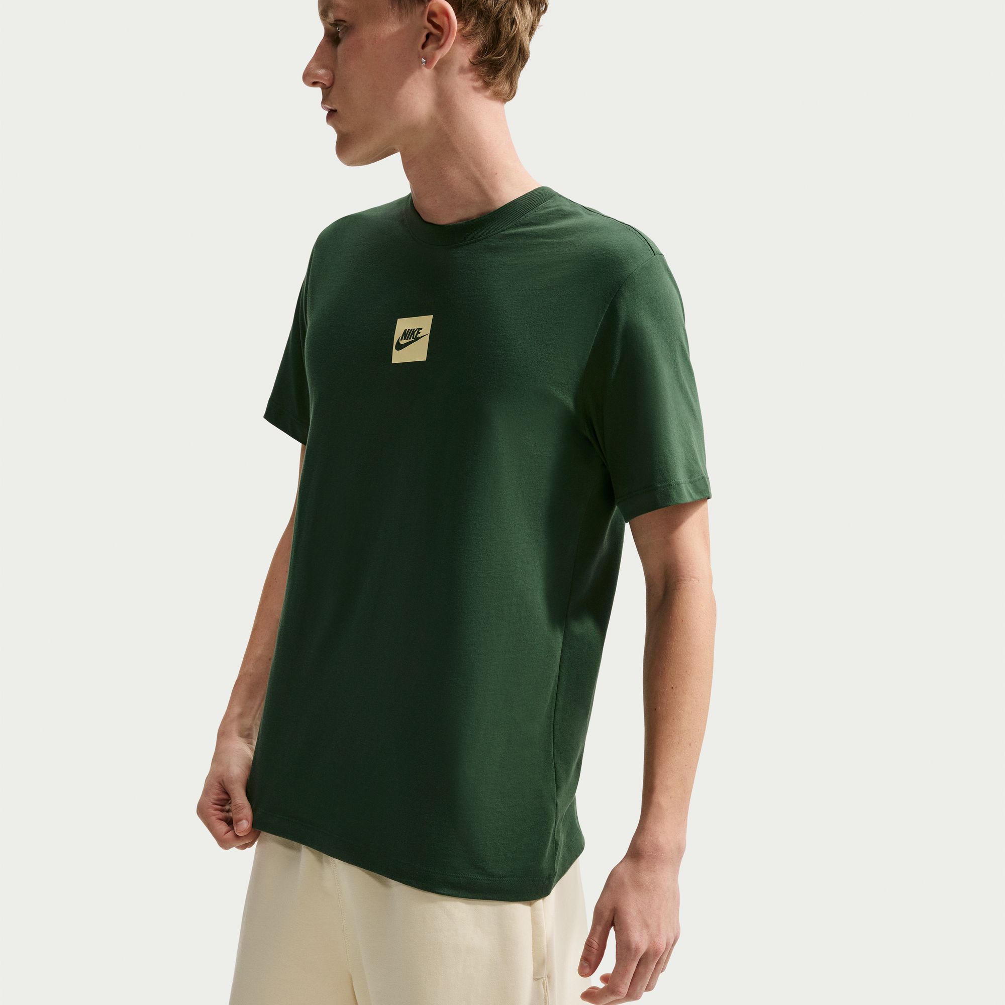 NIKE U NSW TEE STD CLUB FTRA BOX FIR – Bild 5