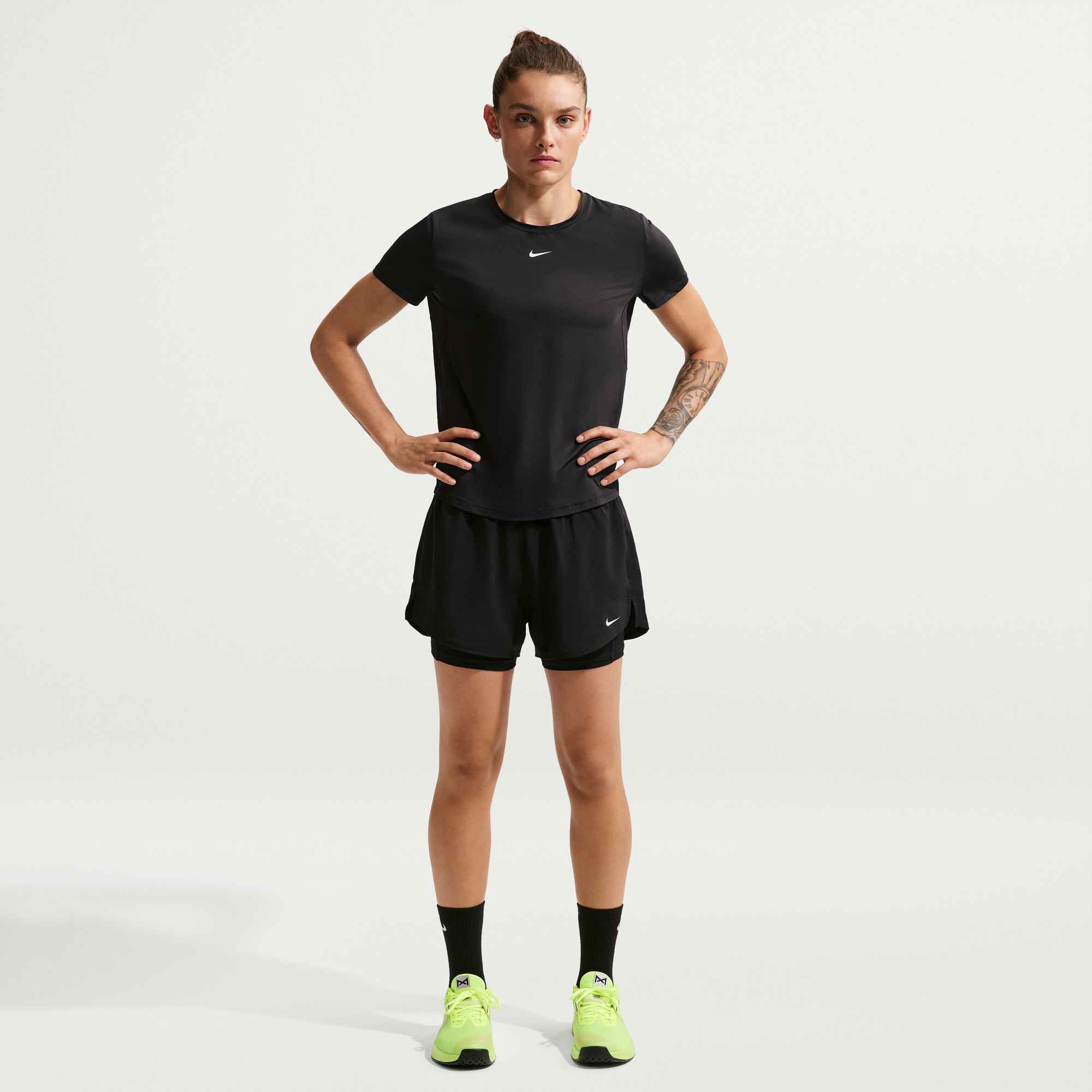 NIKE W NK ONE DF HR 3IN 2N1 SHORT BLACK/WHITE
