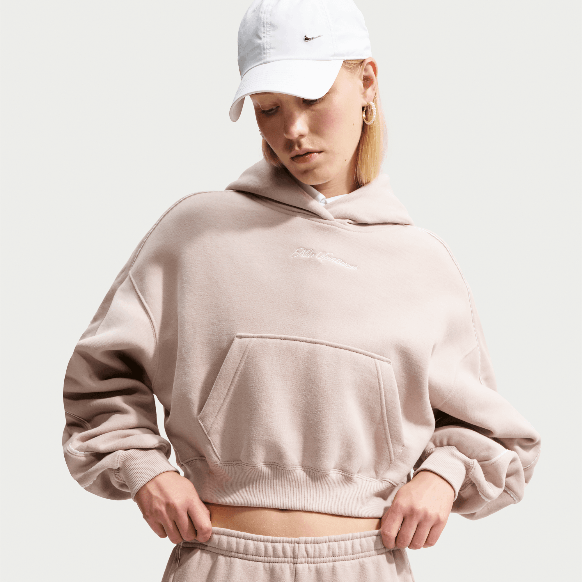 NIKE W NK STDO FLC MW CRP SCLOP HDY CREAM II/SAIL/CREAM II – Bild 5