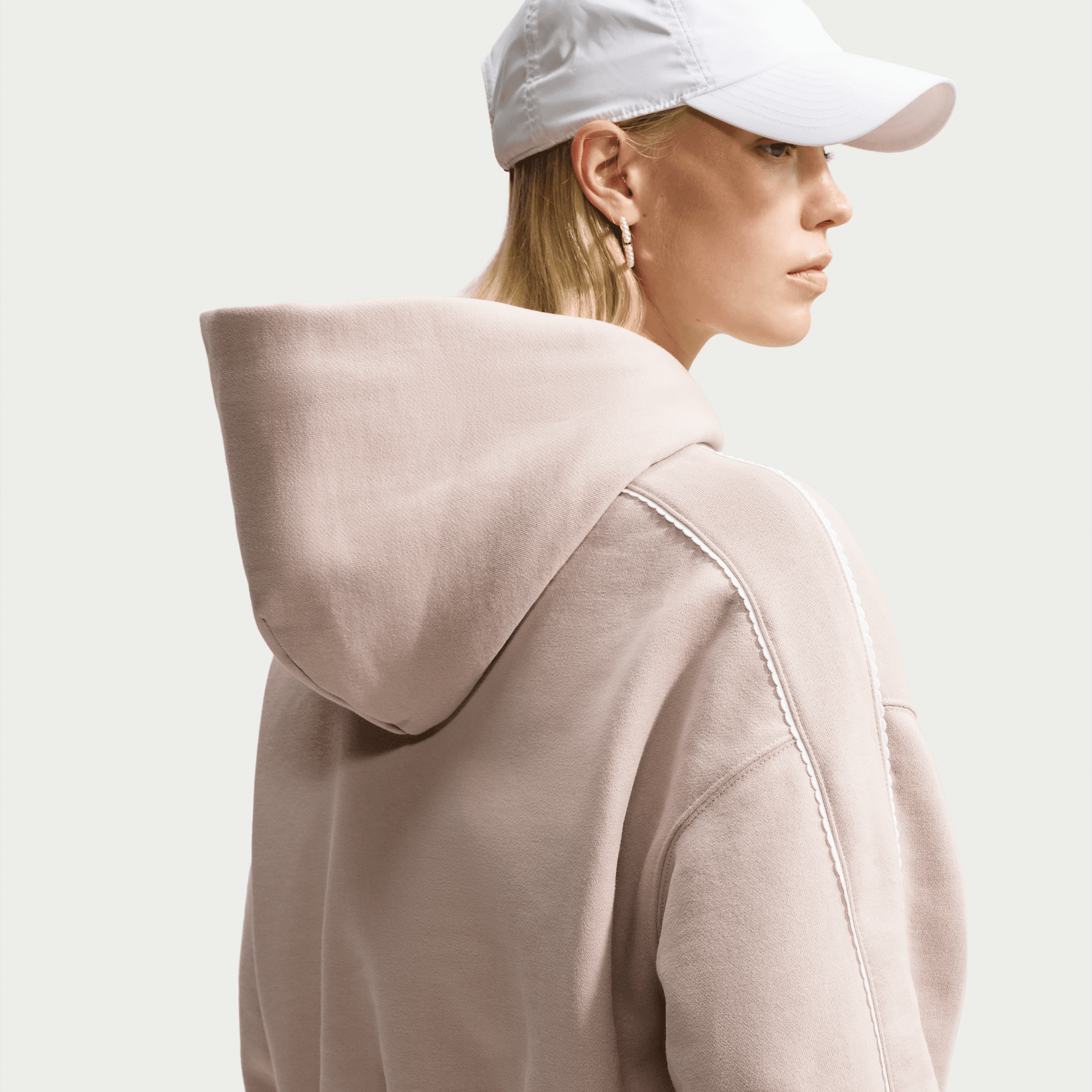 NIKE W NK STDO FLC MW CRP SCLOP HDY CREAM II/SAIL/CREAM II – Bild 6